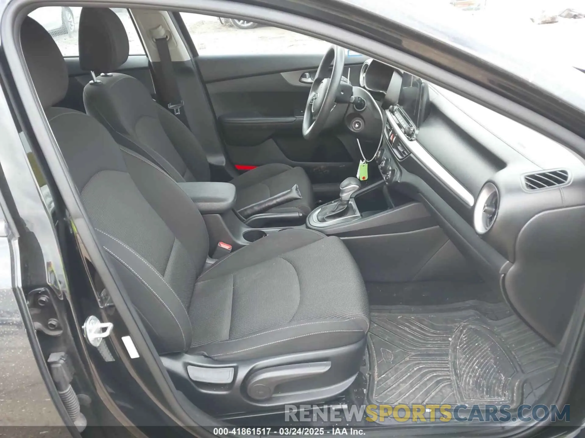 5 Photograph of a damaged car 3KPF24AD7LE205405 KIA FORTE 2020