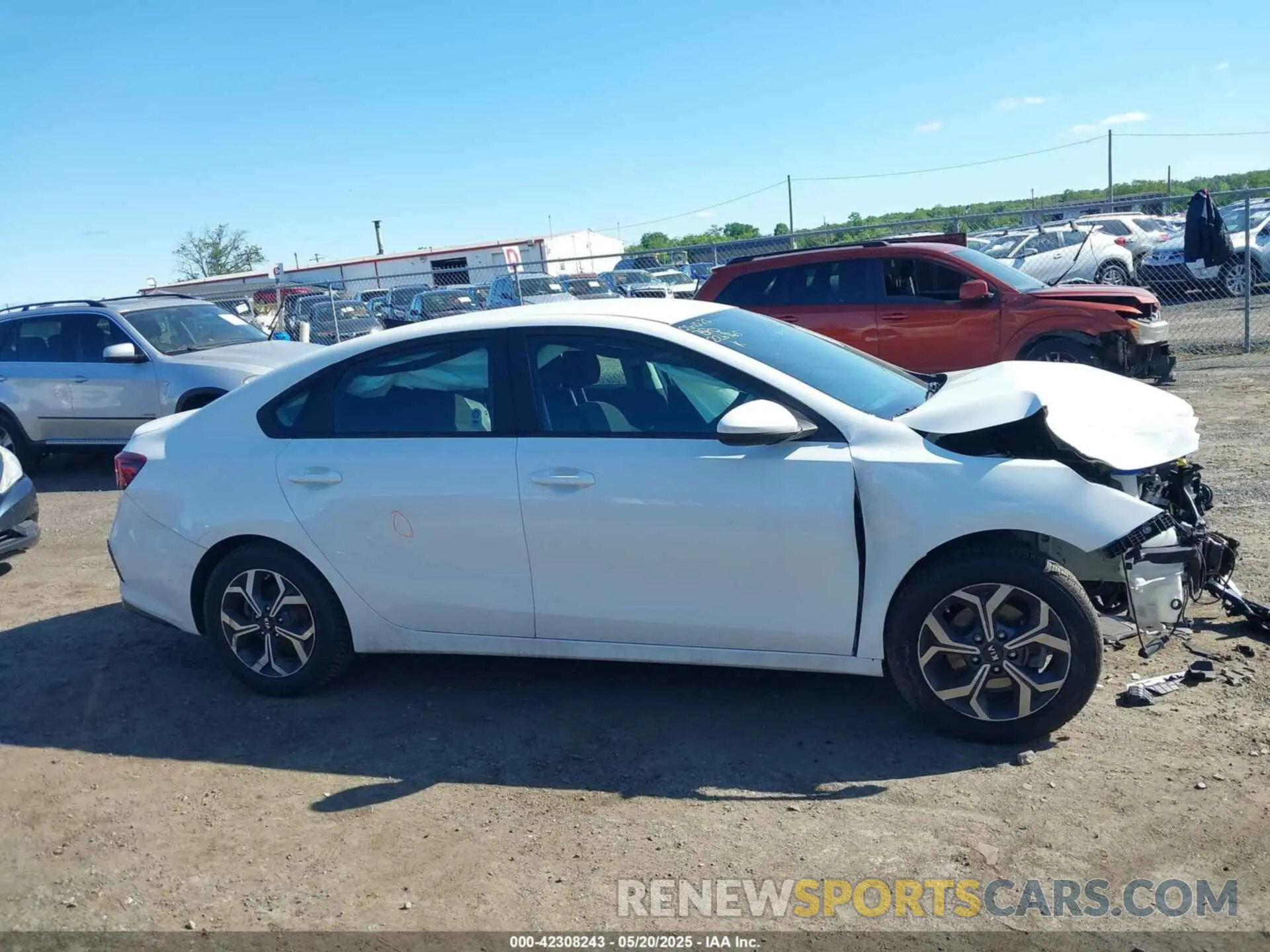 13 Photograph of a damaged car 3KPF24AD7LE226965 KIA FORTE 2020