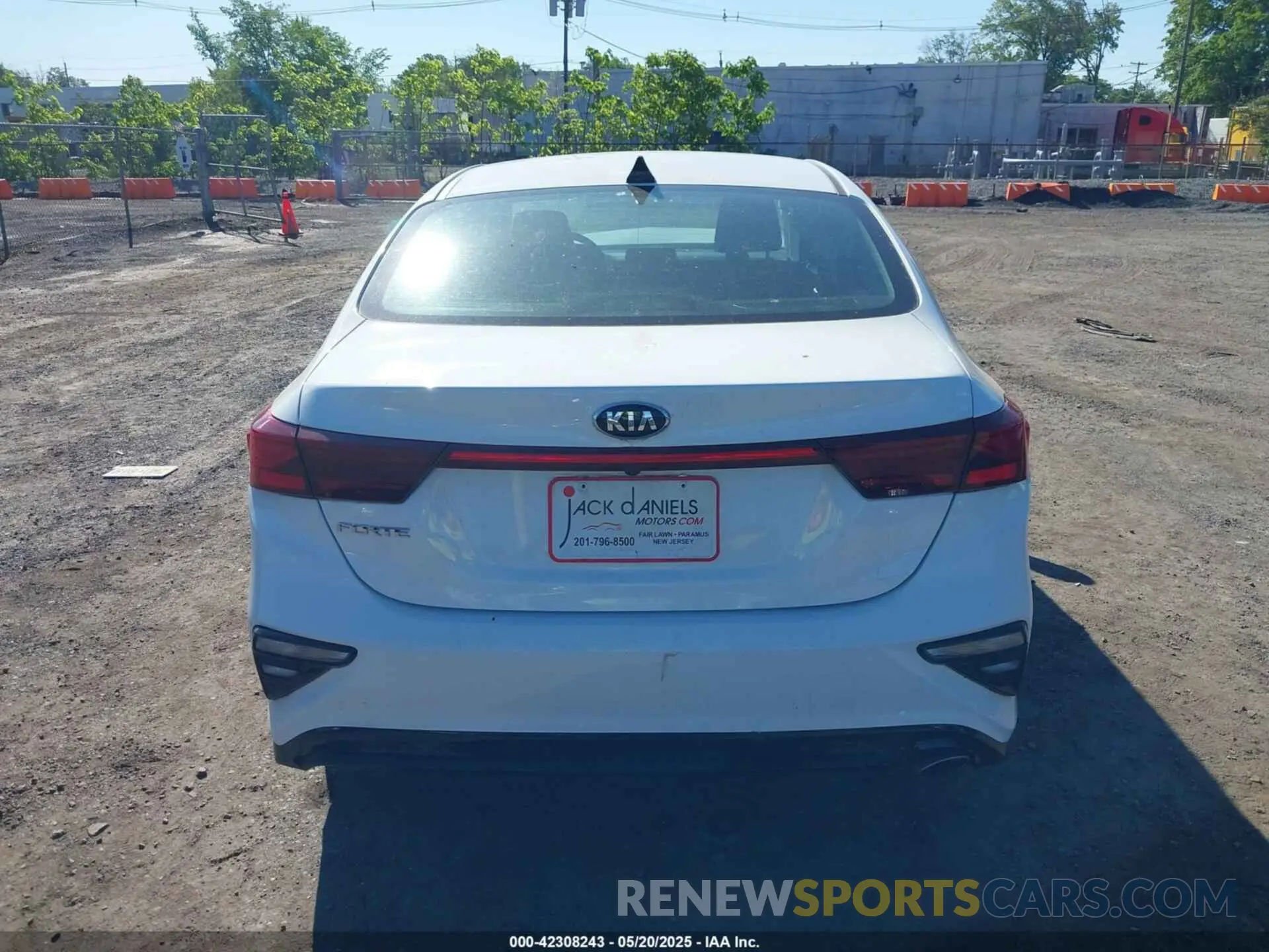 16 Photograph of a damaged car 3KPF24AD7LE226965 KIA FORTE 2020