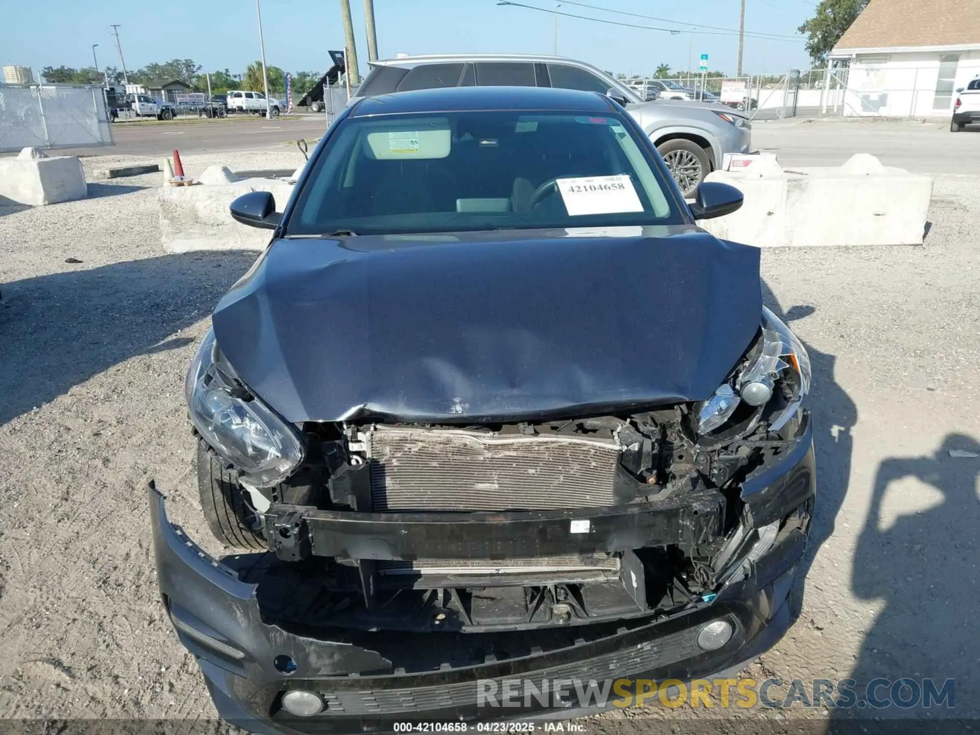 11 Photograph of a damaged car 3KPF24AD7LE228649 KIA FORTE 2020
