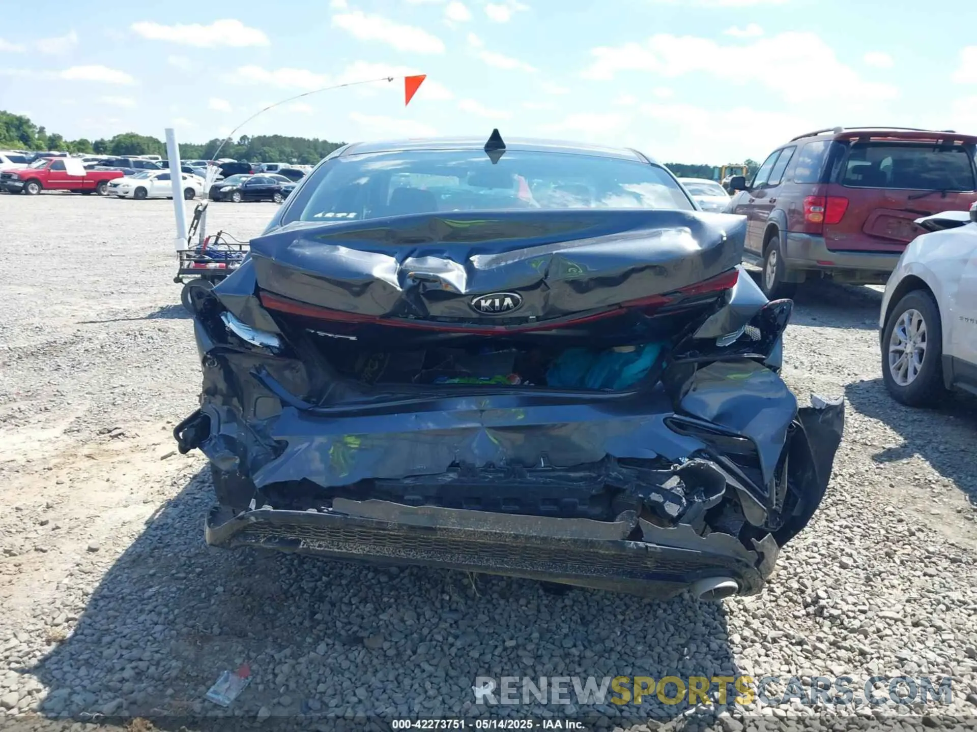 17 Photograph of a damaged car 3KPF24AD7LE234564 KIA FORTE 2020