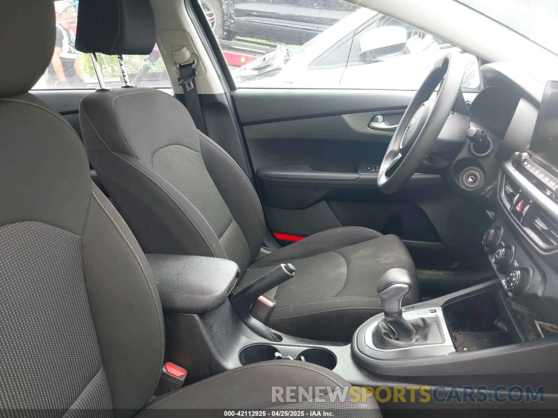 5 Photograph of a damaged car 3KPF24AD7LE236038 KIA FORTE 2020