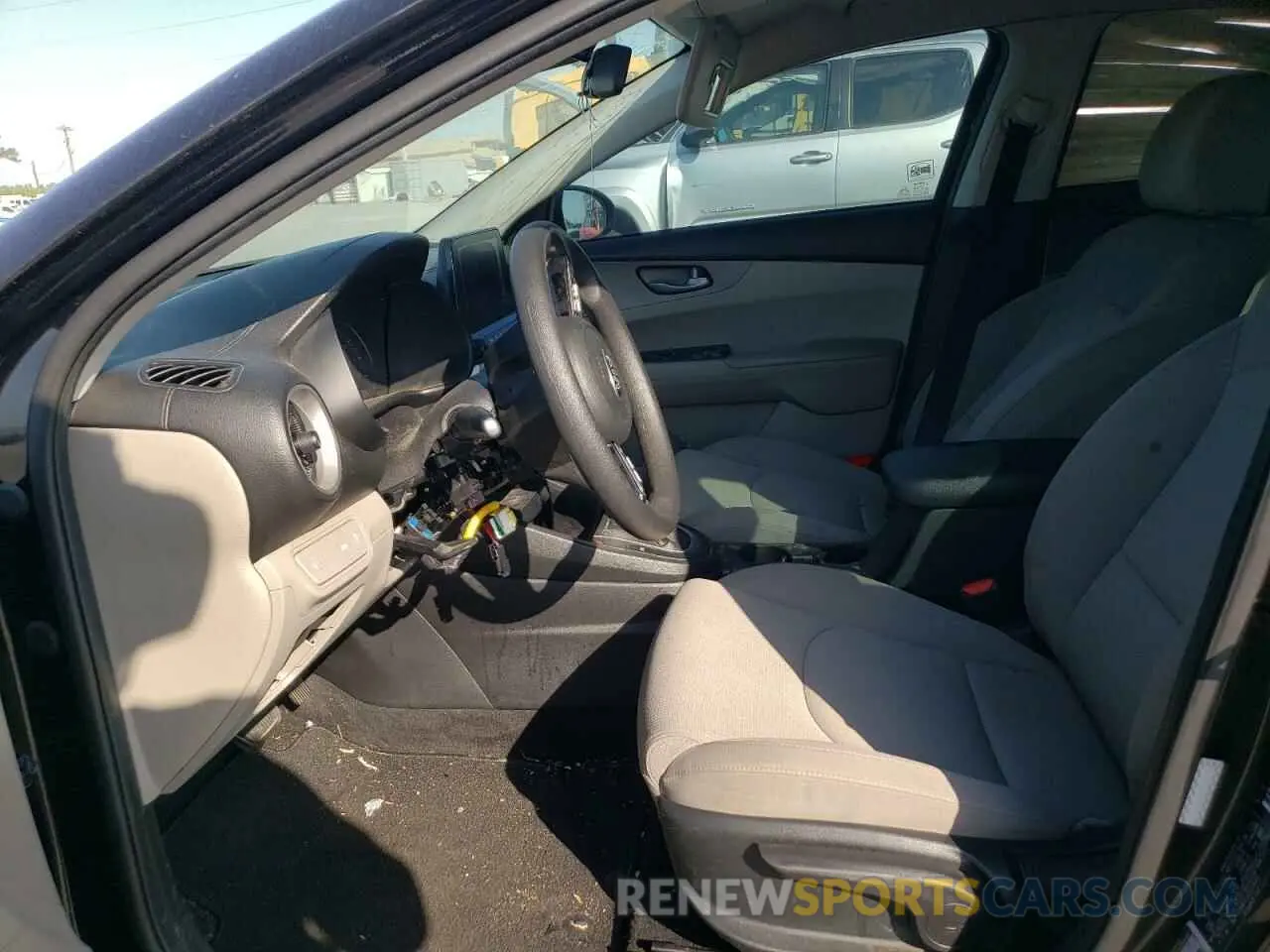 7 Photograph of a damaged car 3KPF24AD7LE237433 KIA FORTE 2020