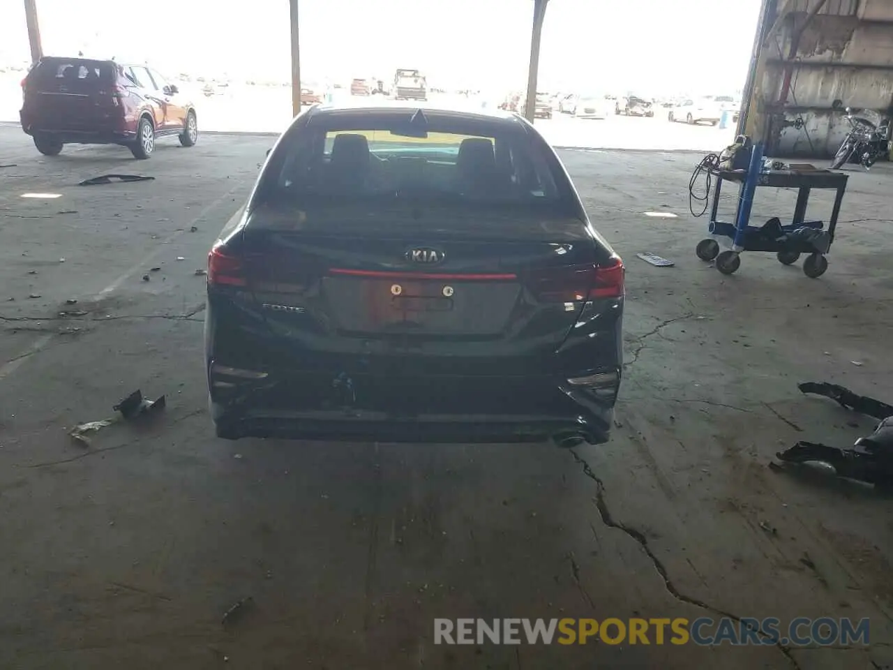 6 Photograph of a damaged car 3KPF24AD7LE241725 KIA FORTE 2020
