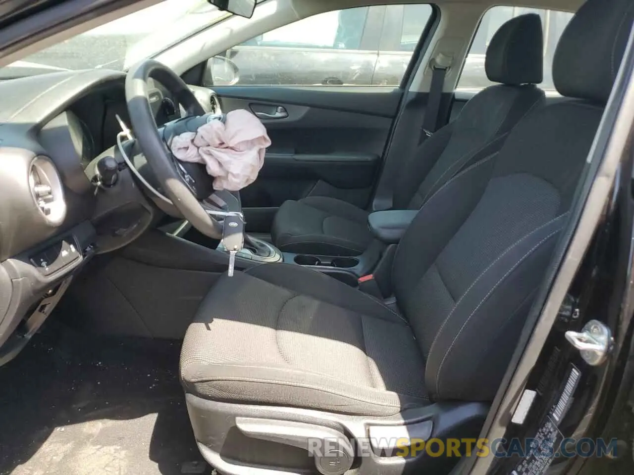 7 Photograph of a damaged car 3KPF24AD7LE241725 KIA FORTE 2020