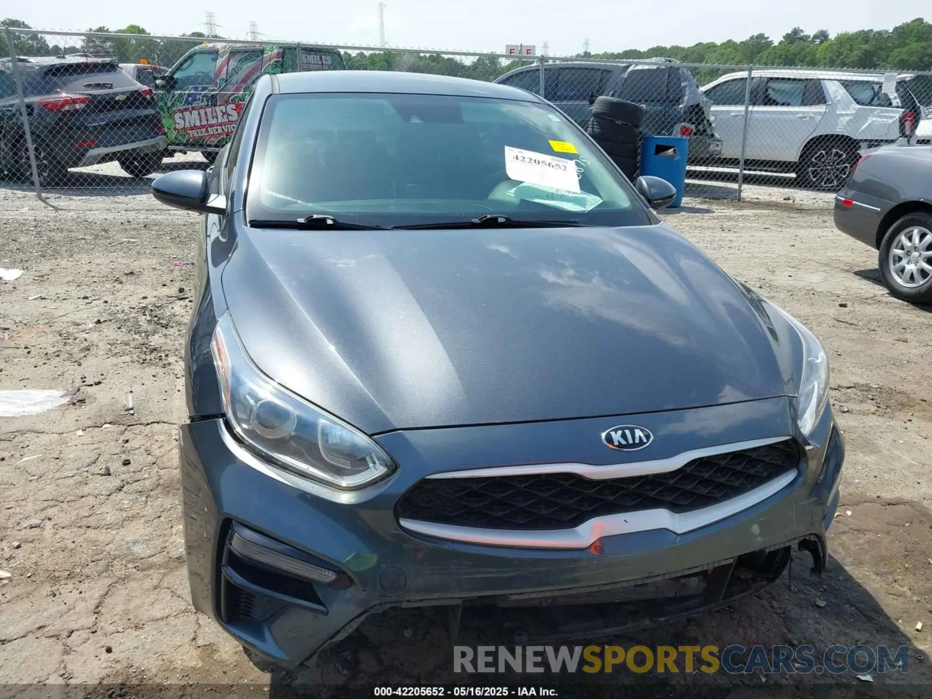 11 Photograph of a damaged car 3KPF24AD7LE242194 KIA FORTE 2020