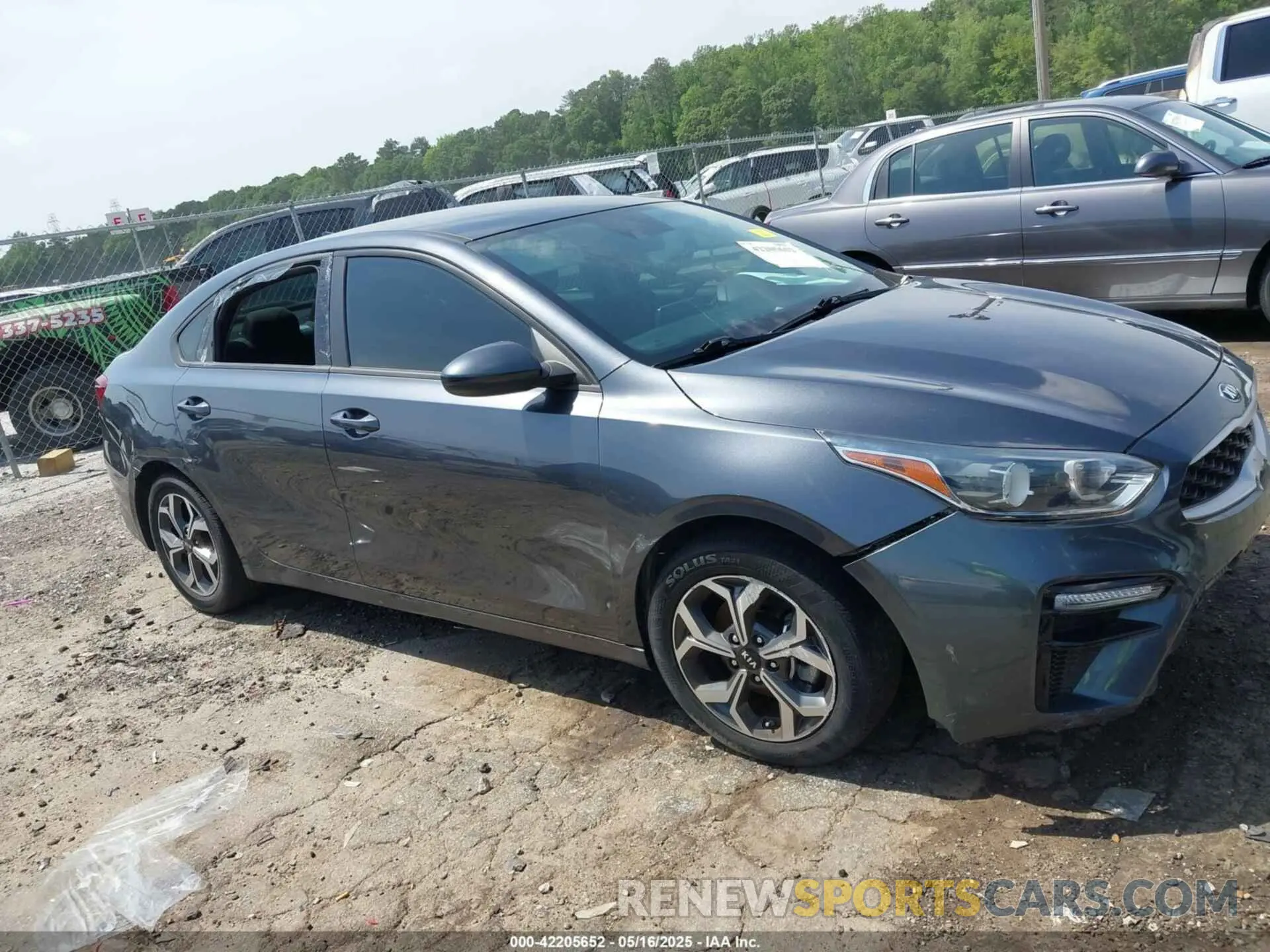 12 Photograph of a damaged car 3KPF24AD7LE242194 KIA FORTE 2020