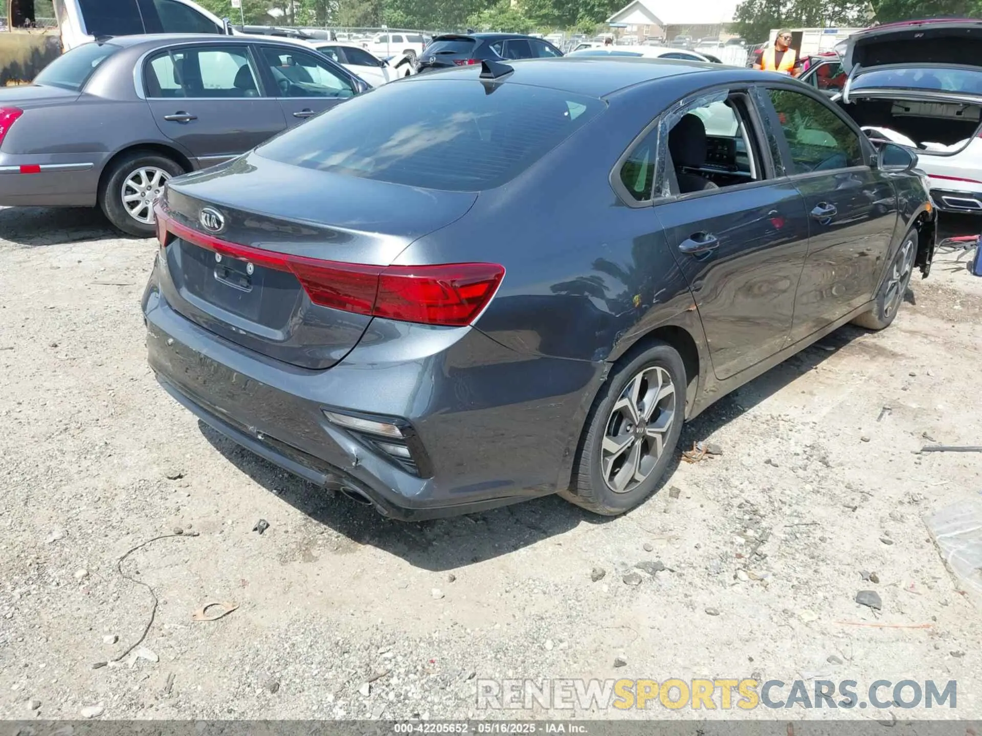 4 Photograph of a damaged car 3KPF24AD7LE242194 KIA FORTE 2020