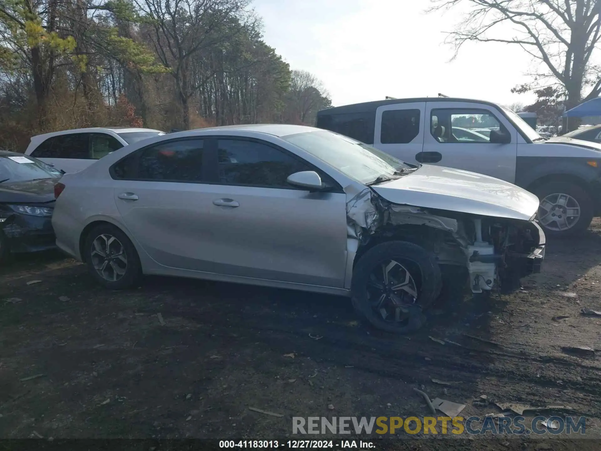 13 Photograph of a damaged car 3KPF24AD7LE242888 KIA FORTE 2020