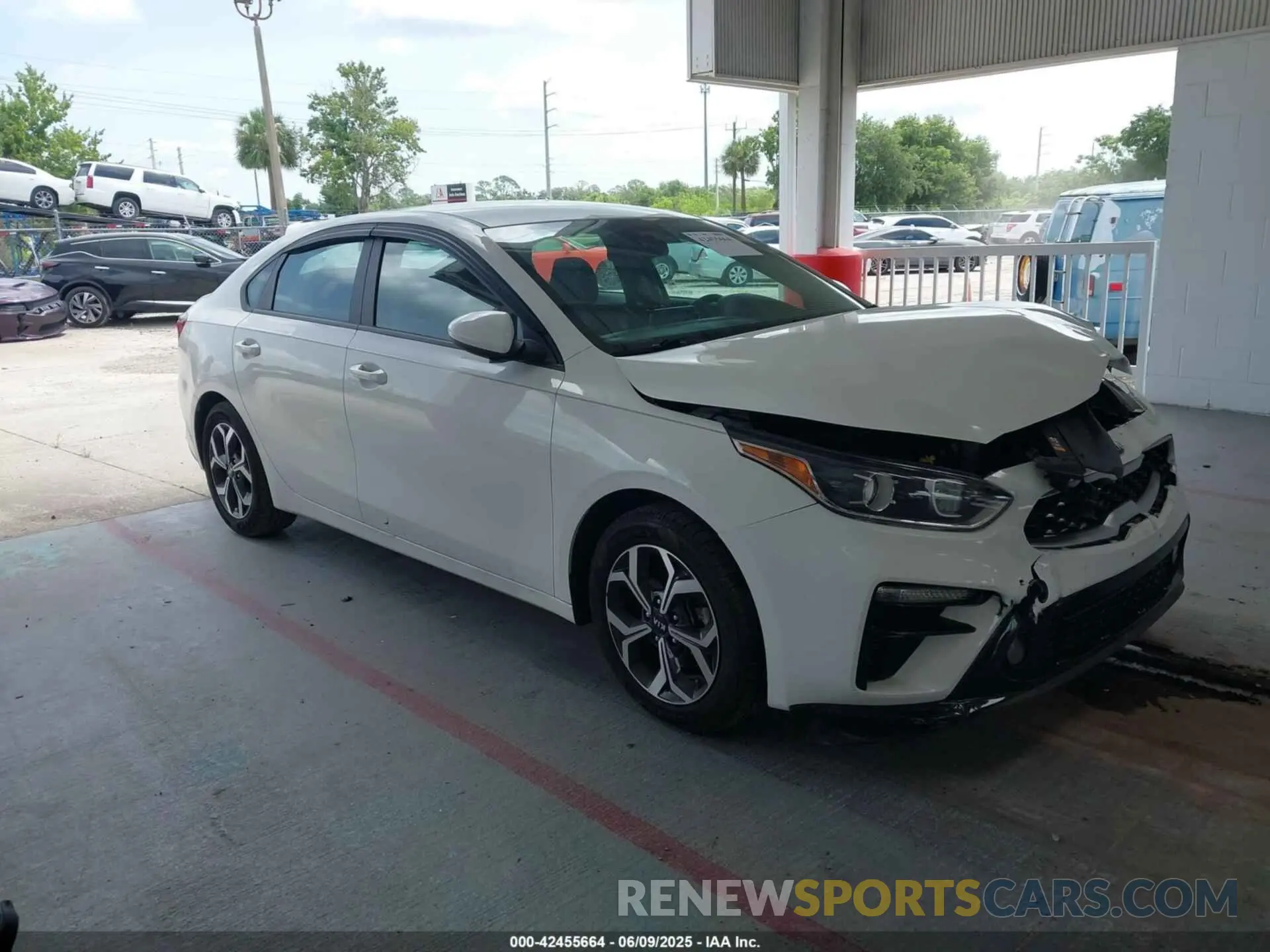 1 Photograph of a damaged car 3KPF24AD7LE245242 KIA FORTE 2020