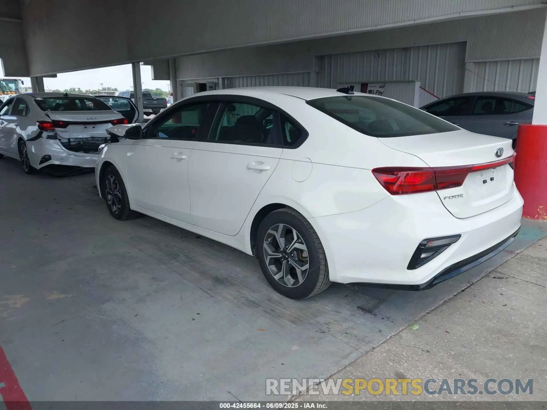 3 Photograph of a damaged car 3KPF24AD7LE245242 KIA FORTE 2020