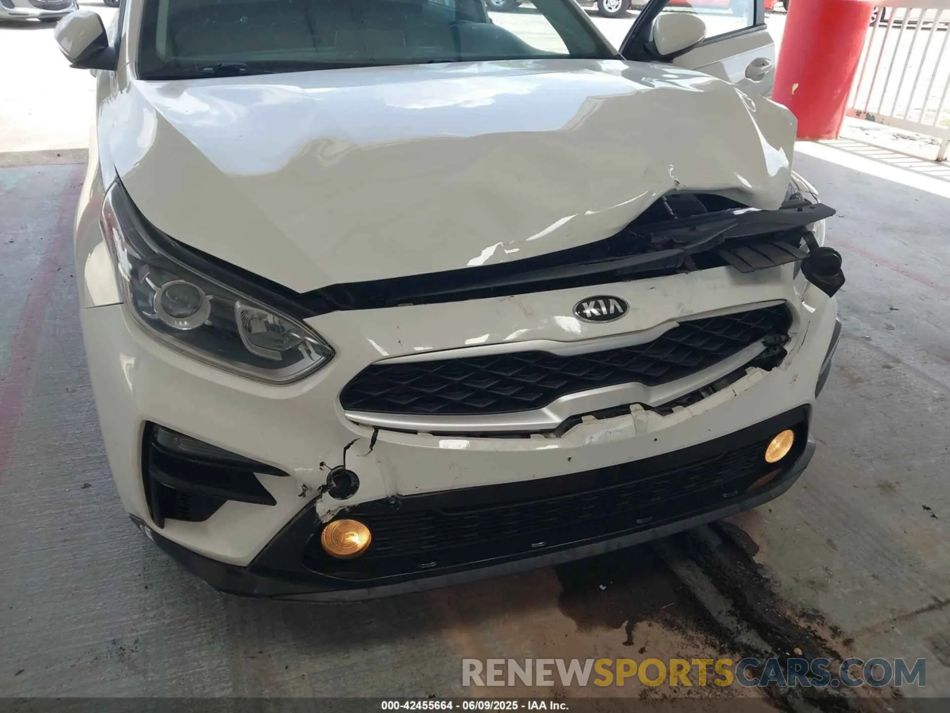 6 Photograph of a damaged car 3KPF24AD7LE245242 KIA FORTE 2020
