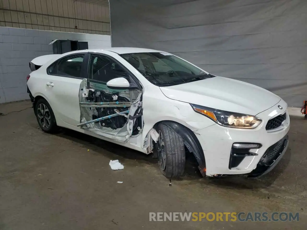 4 Photograph of a damaged car 3KPF24AD7LE253468 KIA FORTE 2020