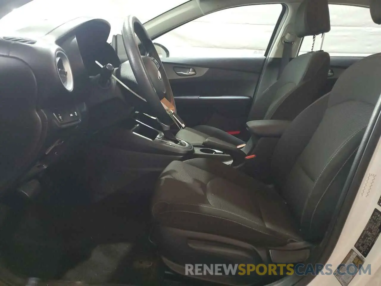 7 Photograph of a damaged car 3KPF24AD7LE253468 KIA FORTE 2020