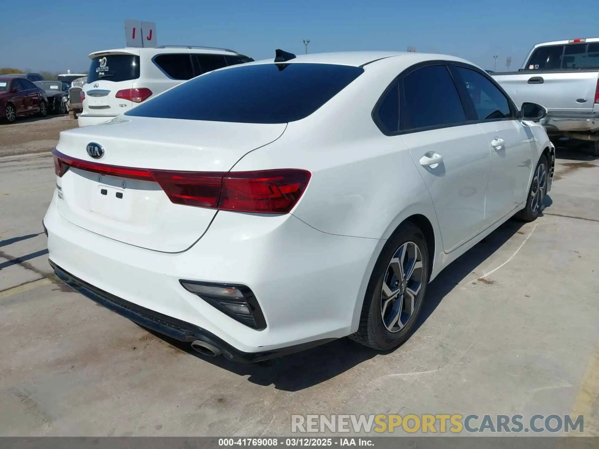 4 Photograph of a damaged car 3KPF24AD8LE151323 KIA FORTE 2020