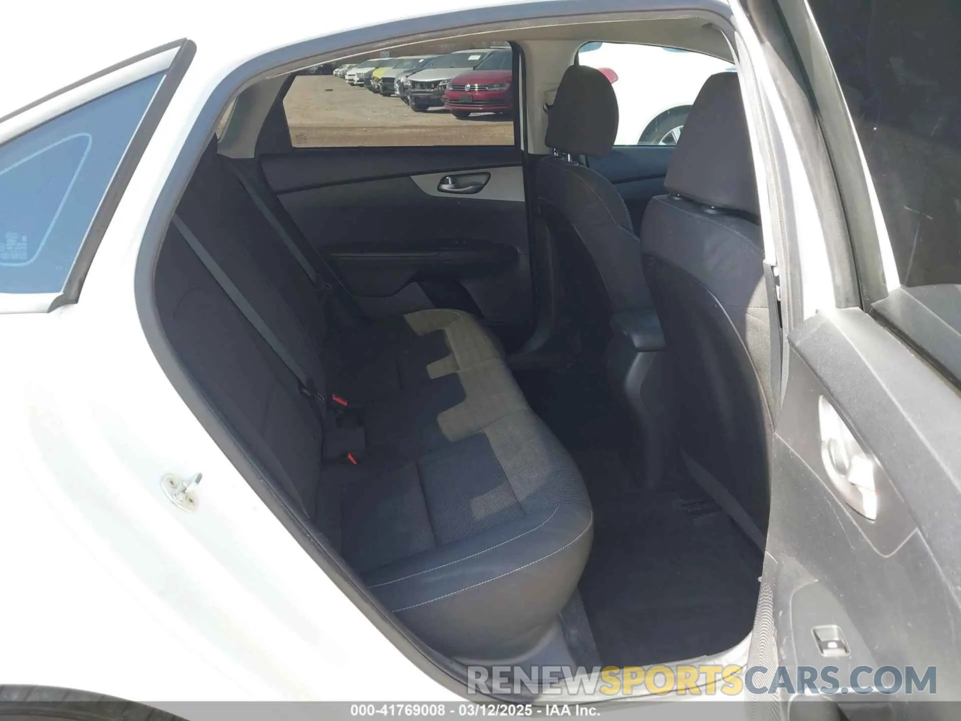 8 Photograph of a damaged car 3KPF24AD8LE151323 KIA FORTE 2020