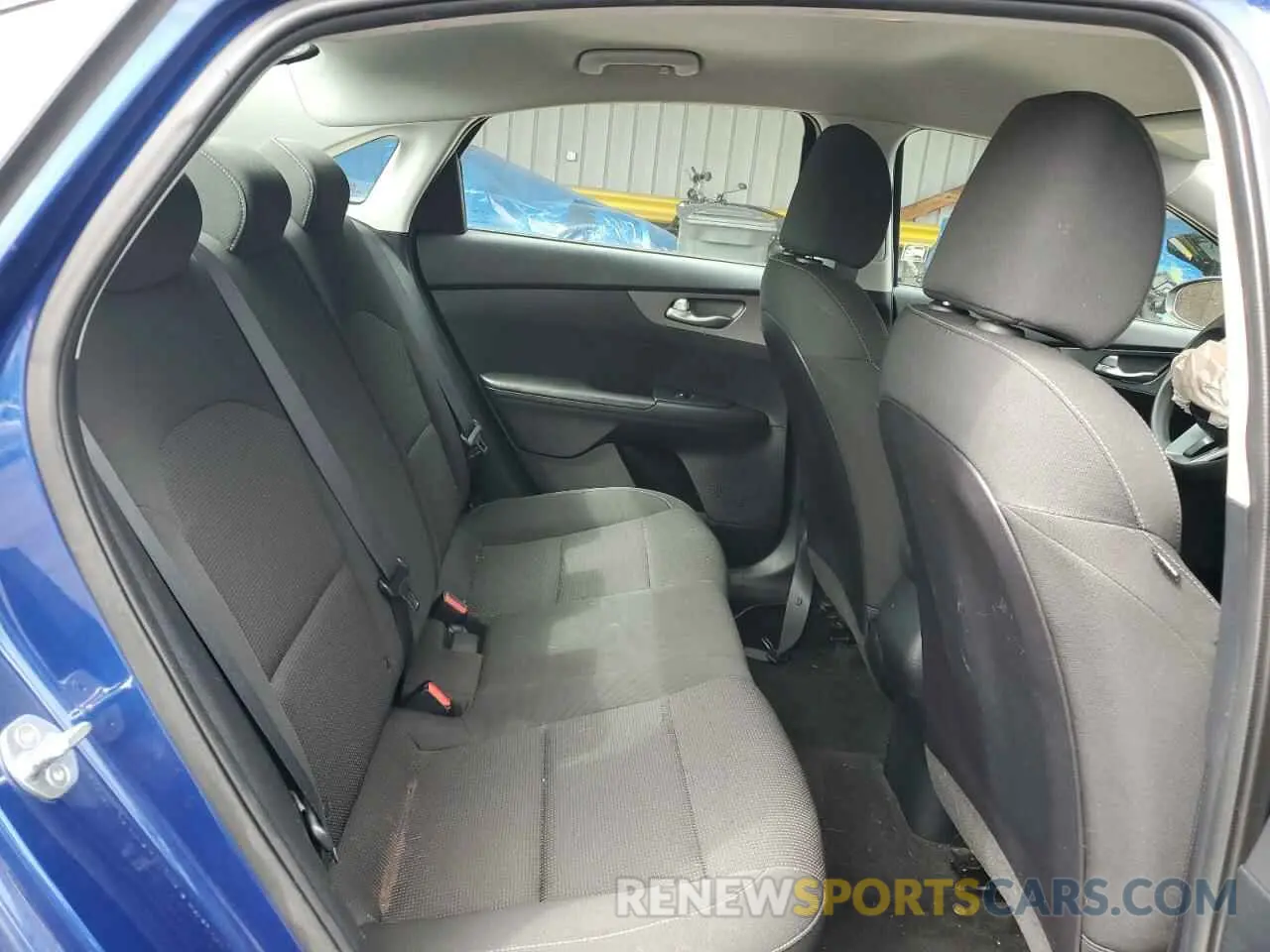 10 Photograph of a damaged car 3KPF24AD8LE152410 KIA FORTE 2020