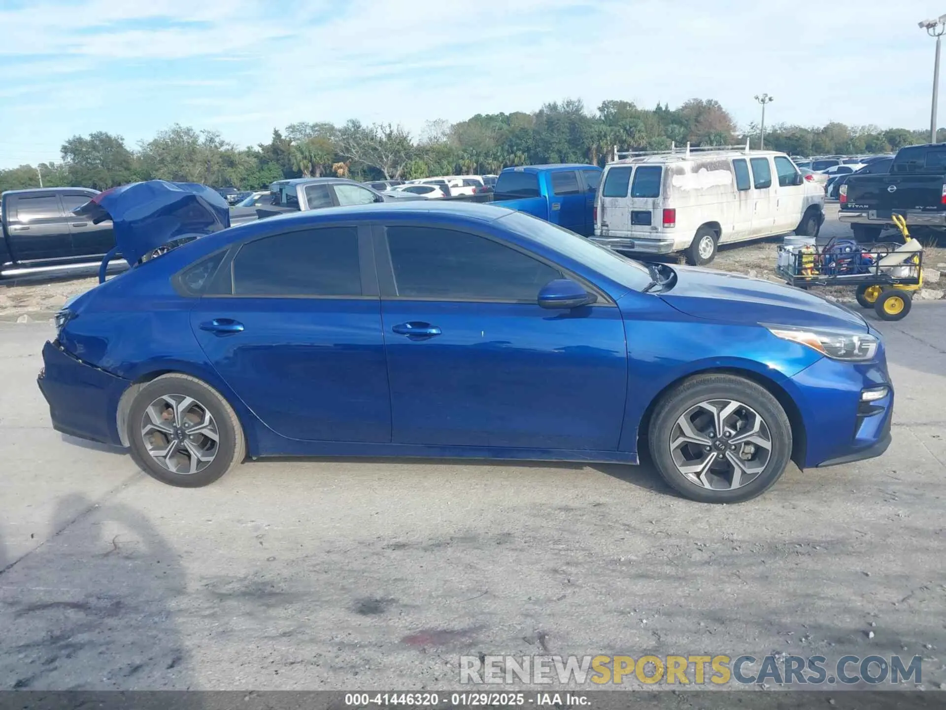 13 Photograph of a damaged car 3KPF24AD8LE159406 KIA FORTE 2020