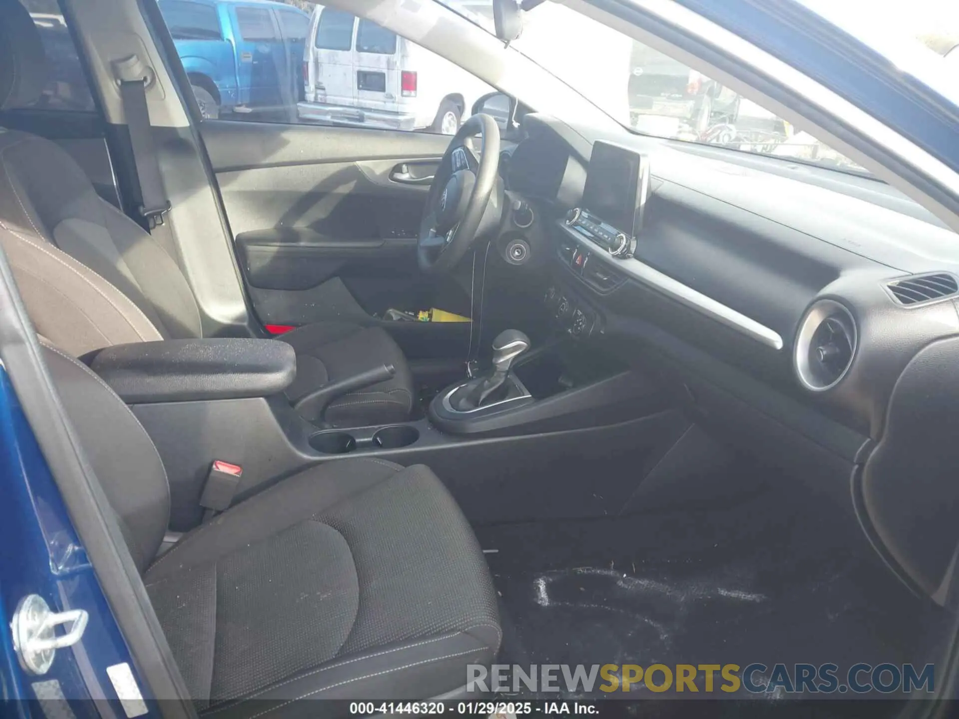 5 Photograph of a damaged car 3KPF24AD8LE159406 KIA FORTE 2020