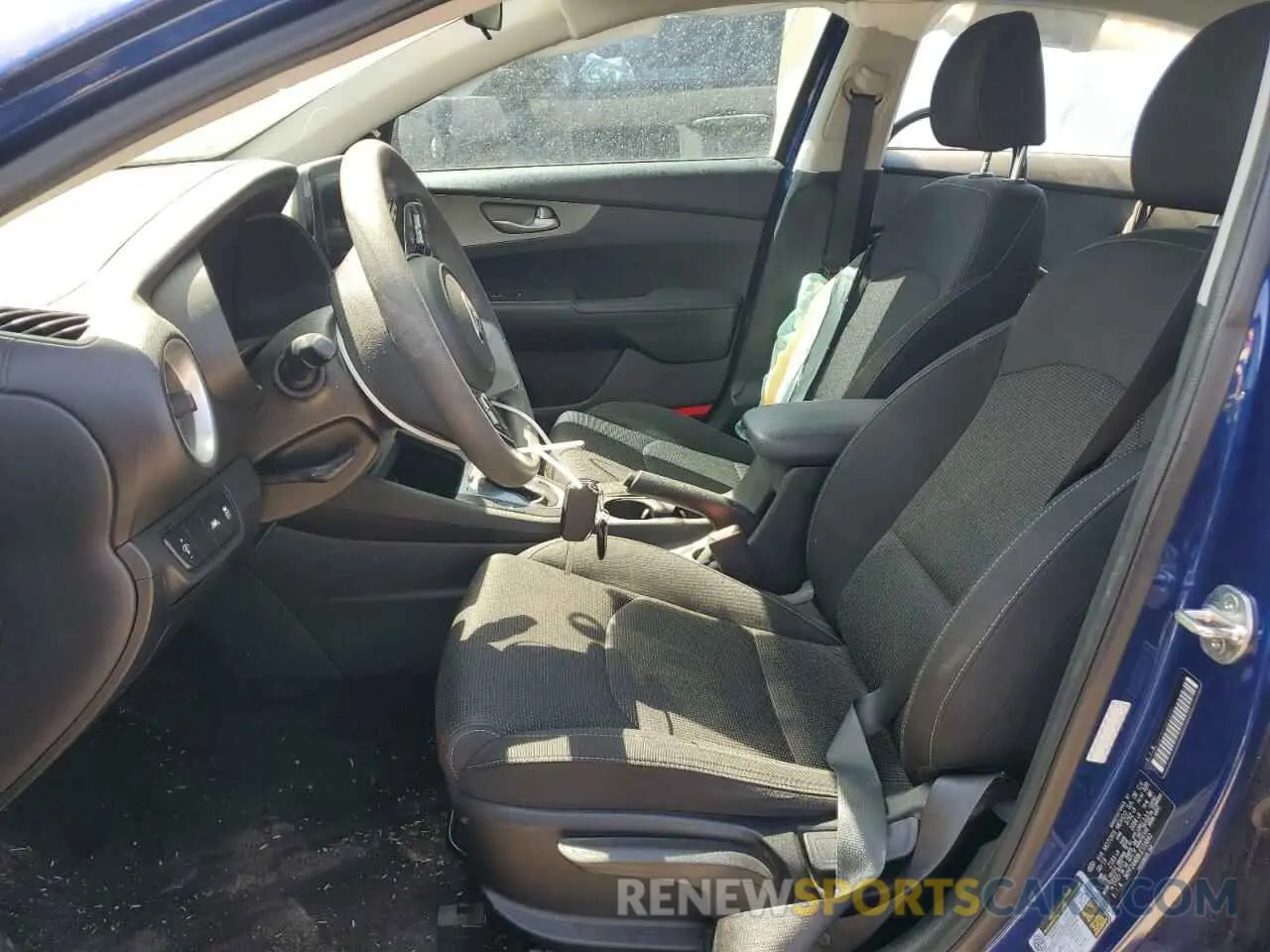 7 Photograph of a damaged car 3KPF24AD8LE159843 KIA FORTE 2020
