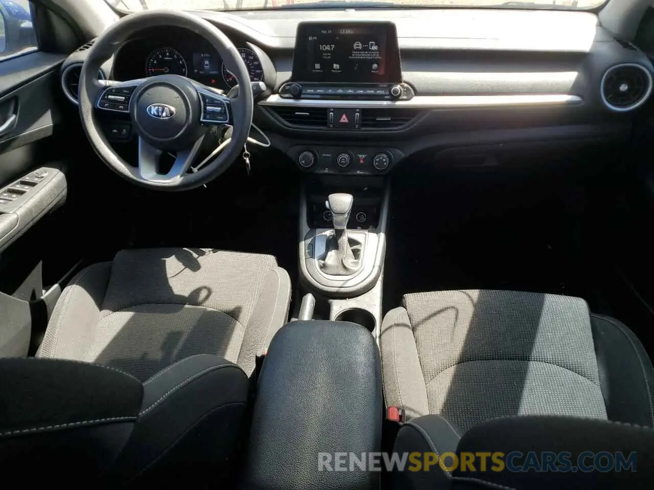 8 Photograph of a damaged car 3KPF24AD8LE159843 KIA FORTE 2020