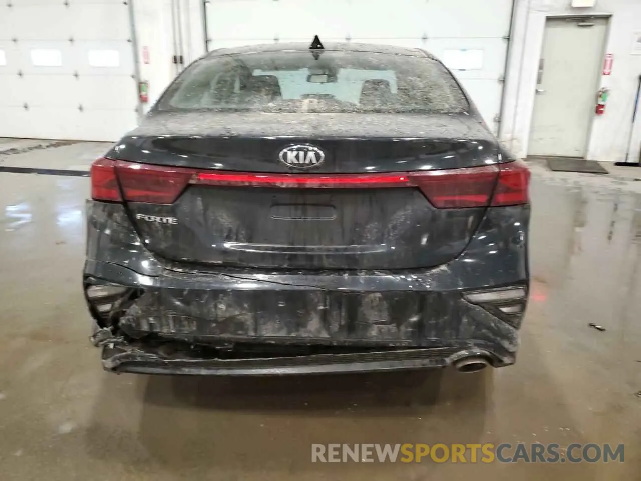 6 Photograph of a damaged car 3KPF24AD8LE160975 KIA FORTE 2020