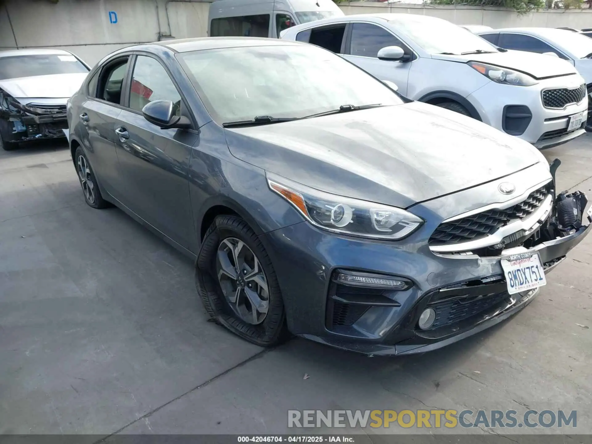 1 Photograph of a damaged car 3KPF24AD8LE170132 KIA FORTE 2020