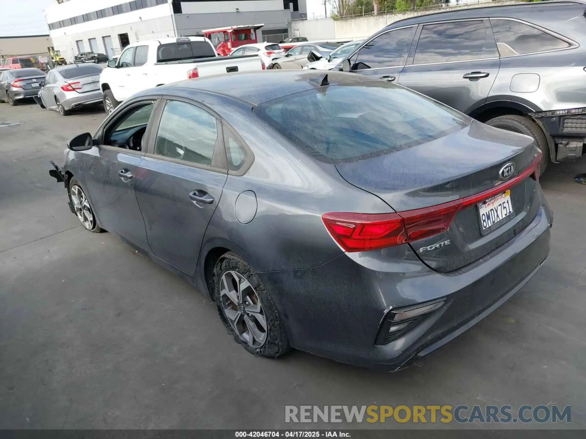 3 Photograph of a damaged car 3KPF24AD8LE170132 KIA FORTE 2020