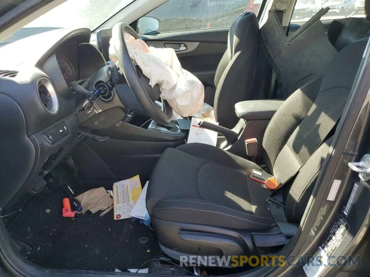 7 Photograph of a damaged car 3KPF24AD8LE170230 KIA FORTE 2020