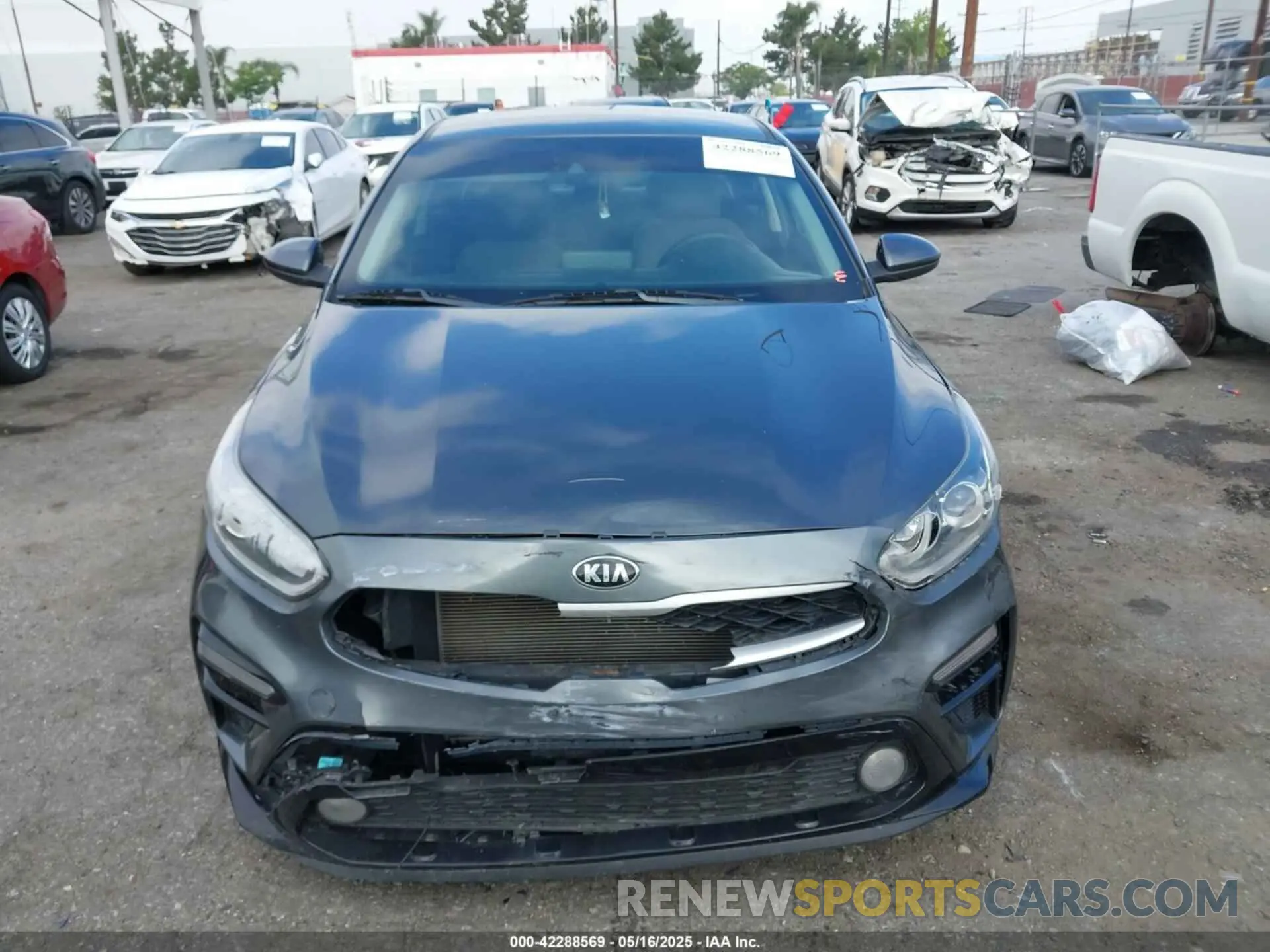 13 Photograph of a damaged car 3KPF24AD8LE177646 KIA FORTE 2020