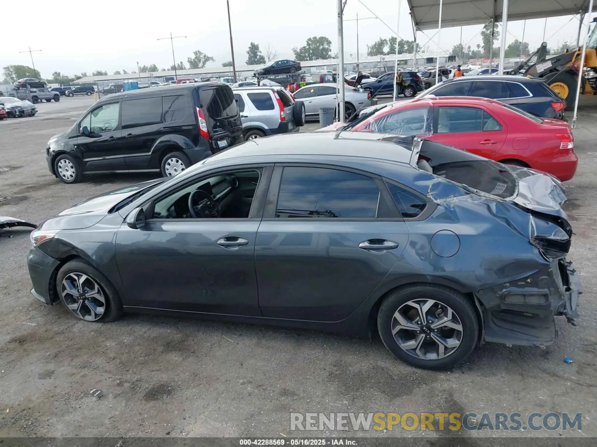 15 Photograph of a damaged car 3KPF24AD8LE177646 KIA FORTE 2020