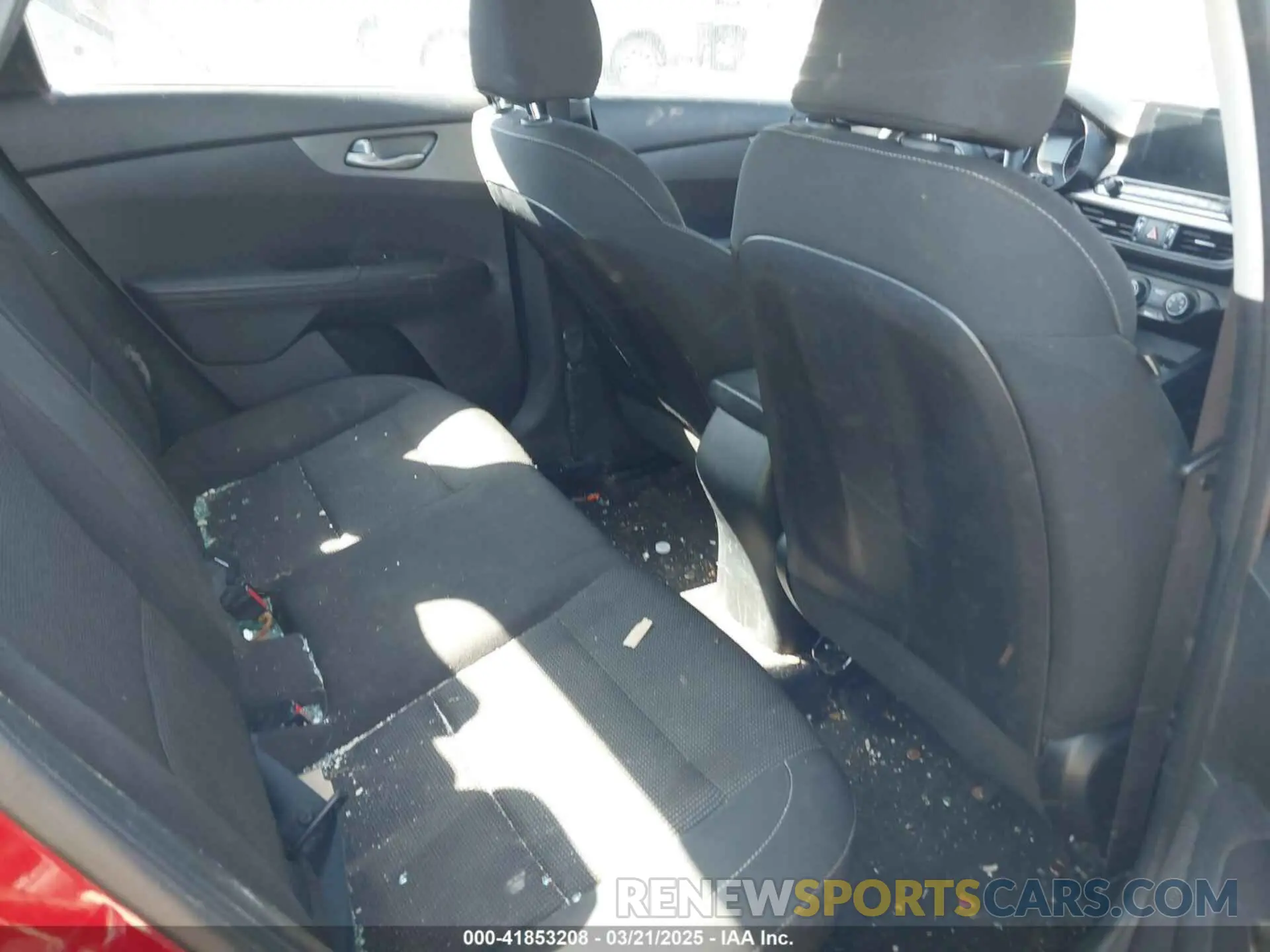 8 Photograph of a damaged car 3KPF24AD8LE182202 KIA FORTE 2020