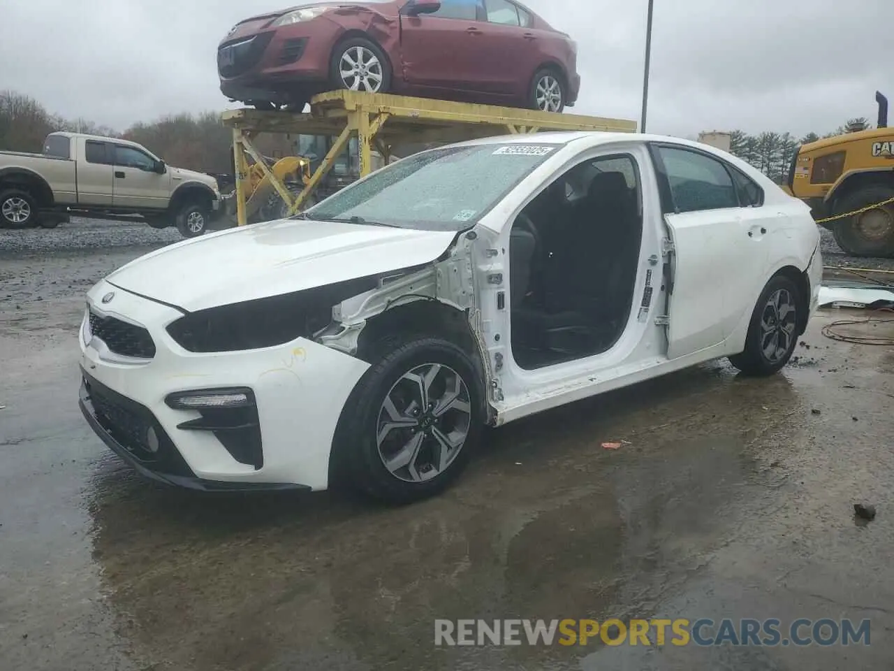 1 Photograph of a damaged car 3KPF24AD8LE184404 KIA FORTE 2020