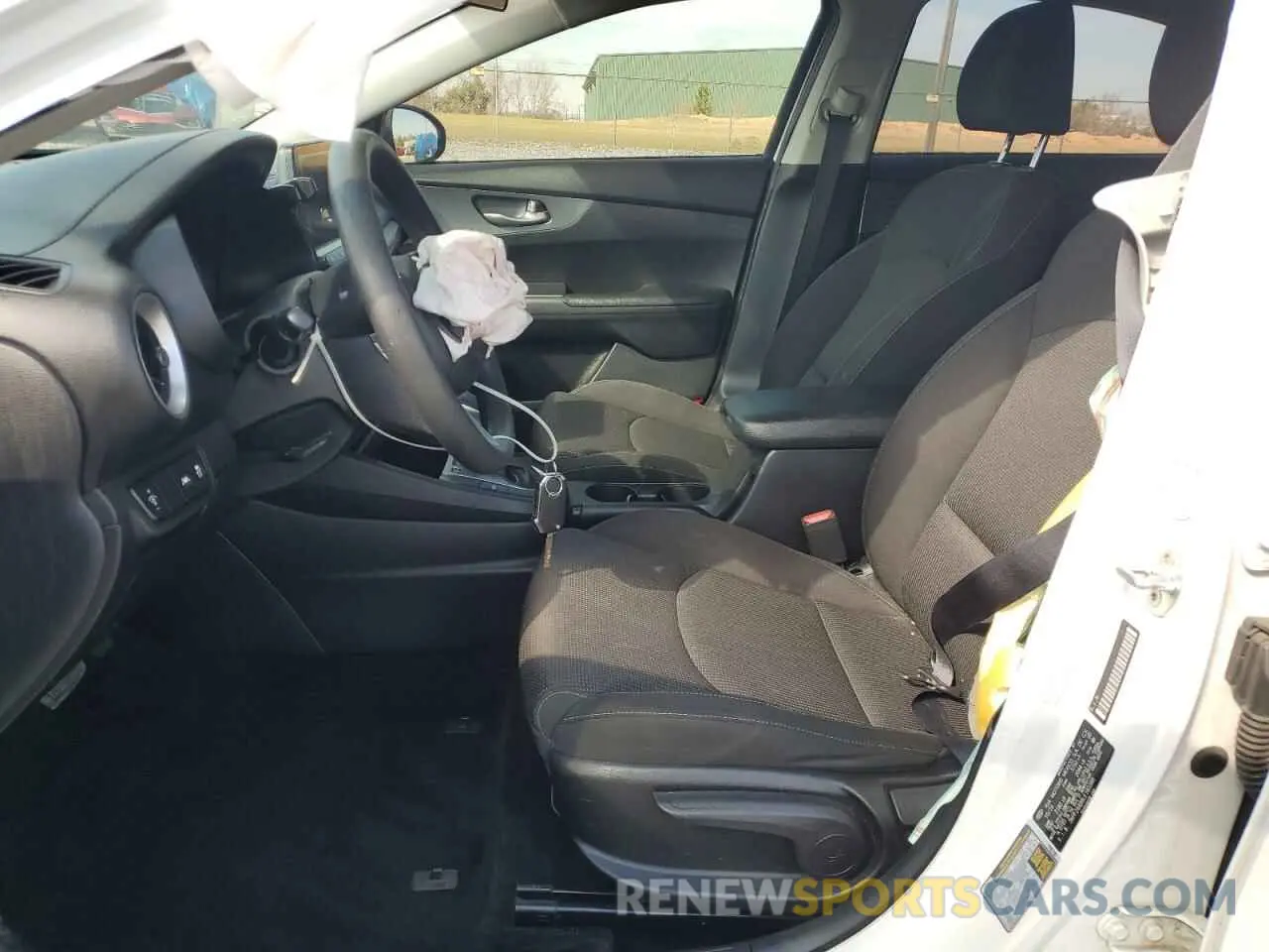7 Photograph of a damaged car 3KPF24AD8LE185388 KIA FORTE 2020