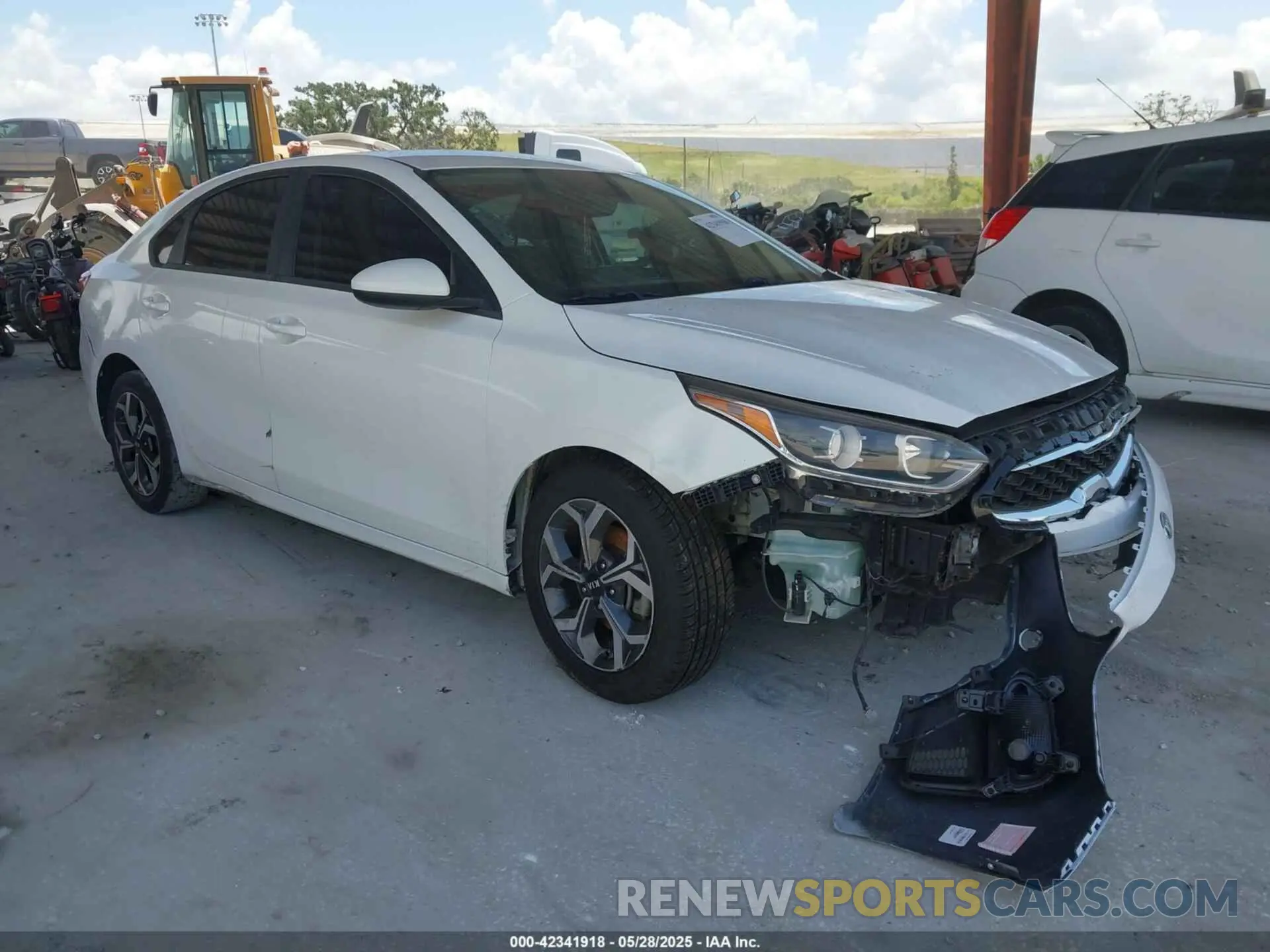 1 Photograph of a damaged car 3KPF24AD8LE186587 KIA FORTE 2020