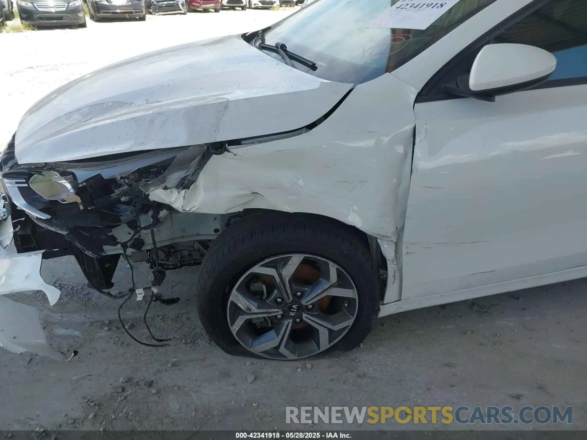 18 Photograph of a damaged car 3KPF24AD8LE186587 KIA FORTE 2020