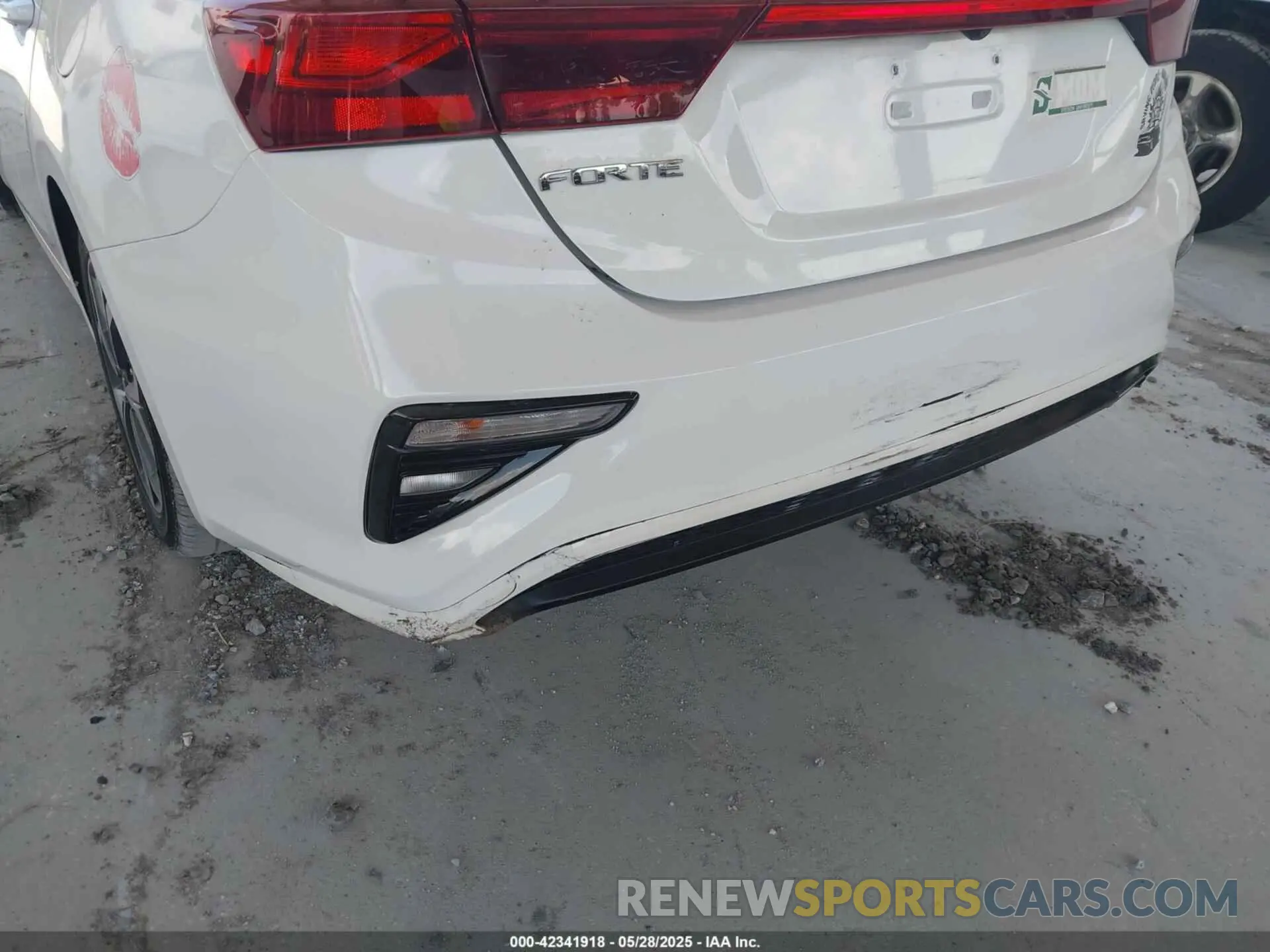 19 Photograph of a damaged car 3KPF24AD8LE186587 KIA FORTE 2020