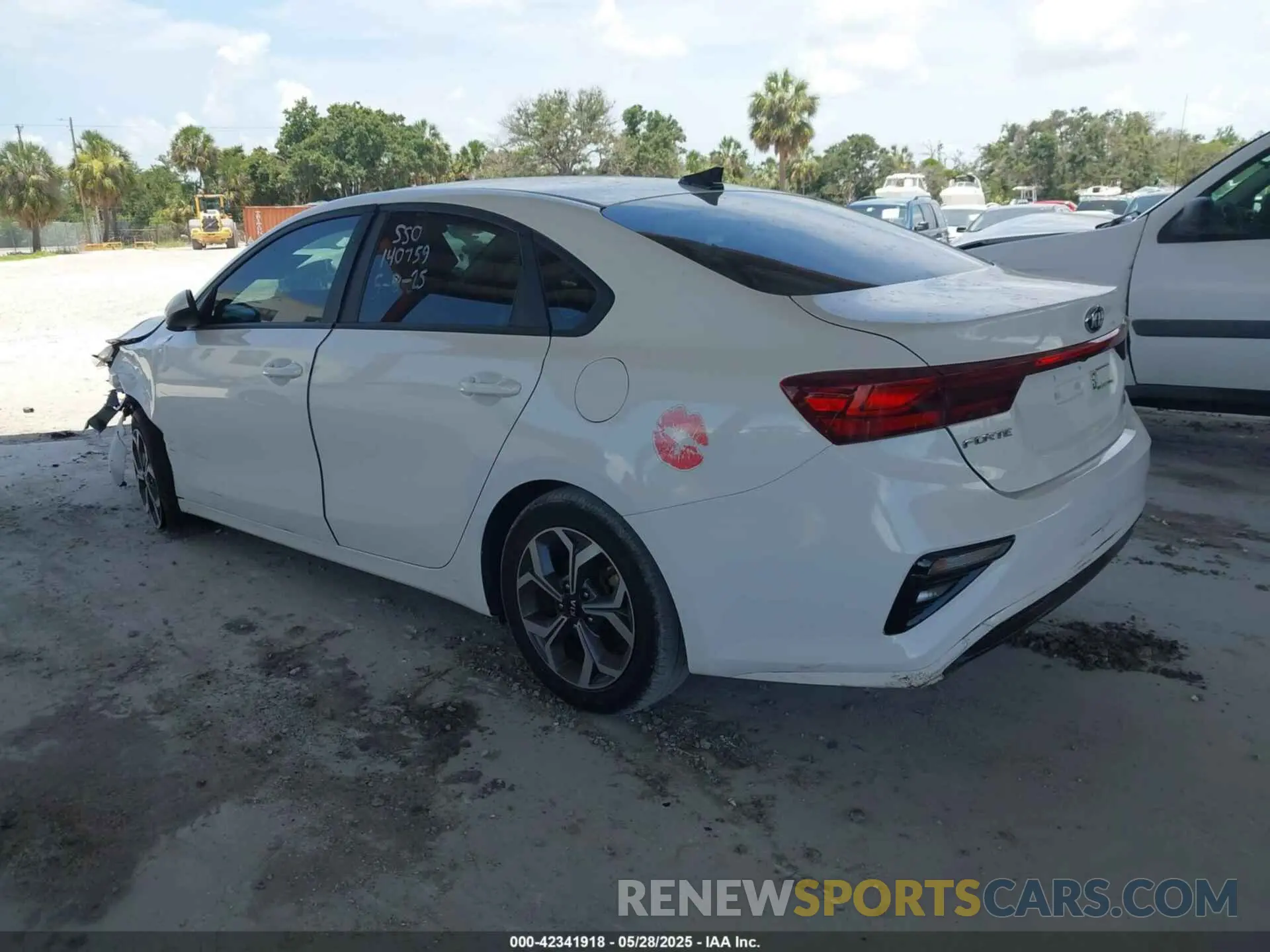 3 Photograph of a damaged car 3KPF24AD8LE186587 KIA FORTE 2020
