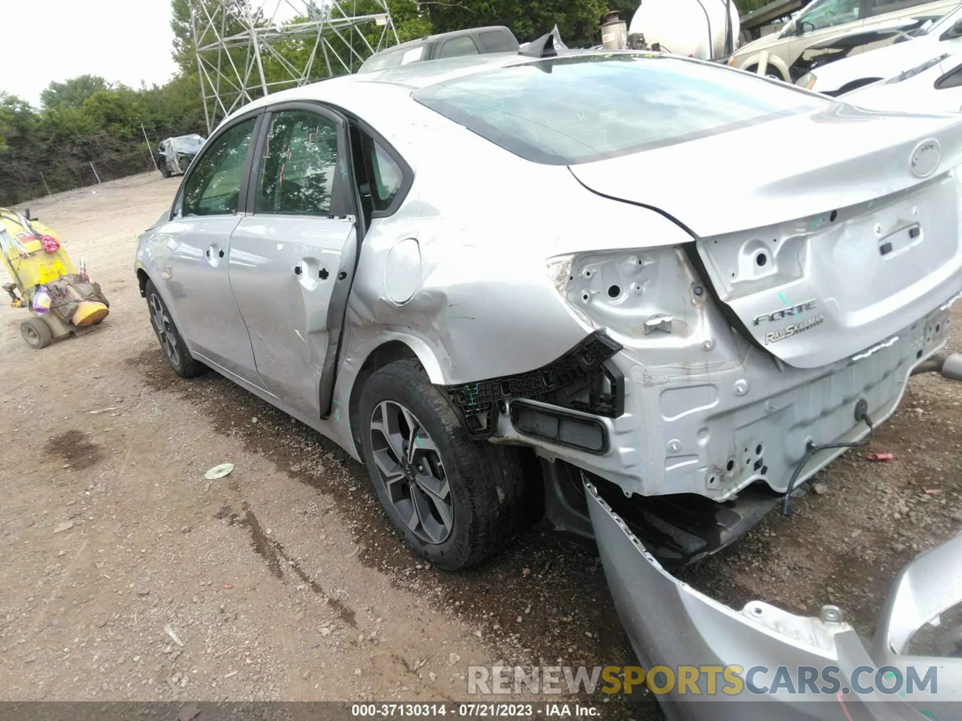 6 Photograph of a damaged car 3KPF24AD8LE191756 KIA FORTE 2020