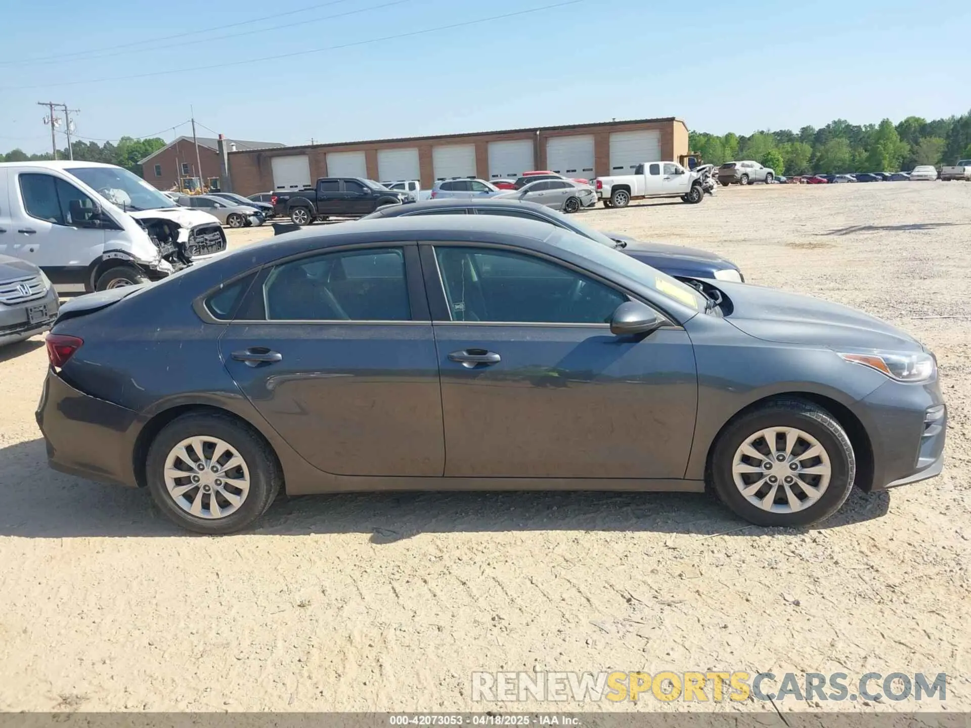 13 Photograph of a damaged car 3KPF24AD8LE192311 KIA FORTE 2020