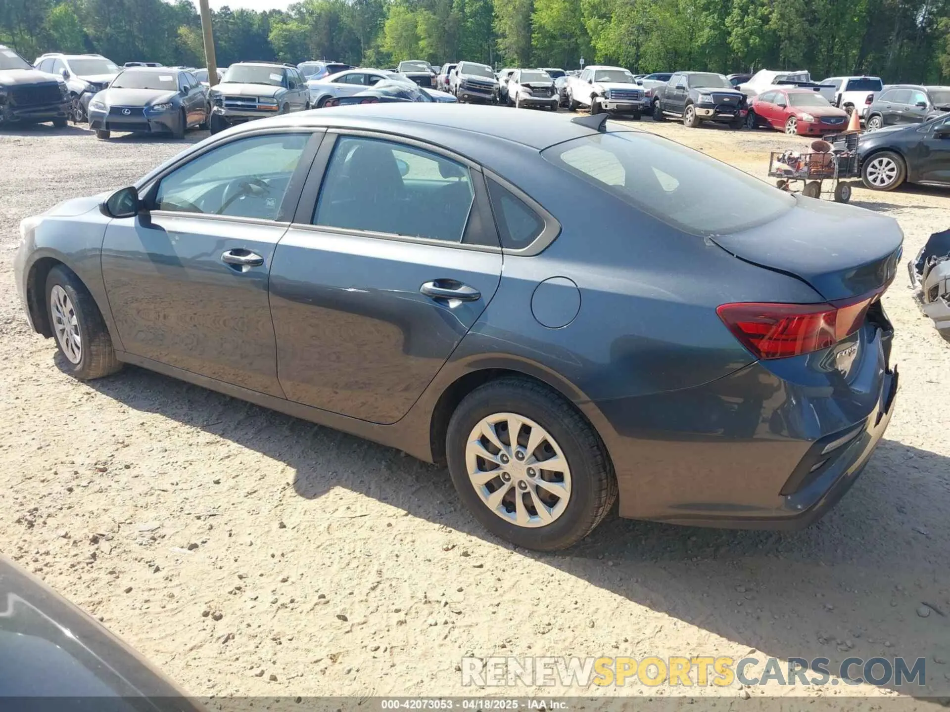 3 Photograph of a damaged car 3KPF24AD8LE192311 KIA FORTE 2020