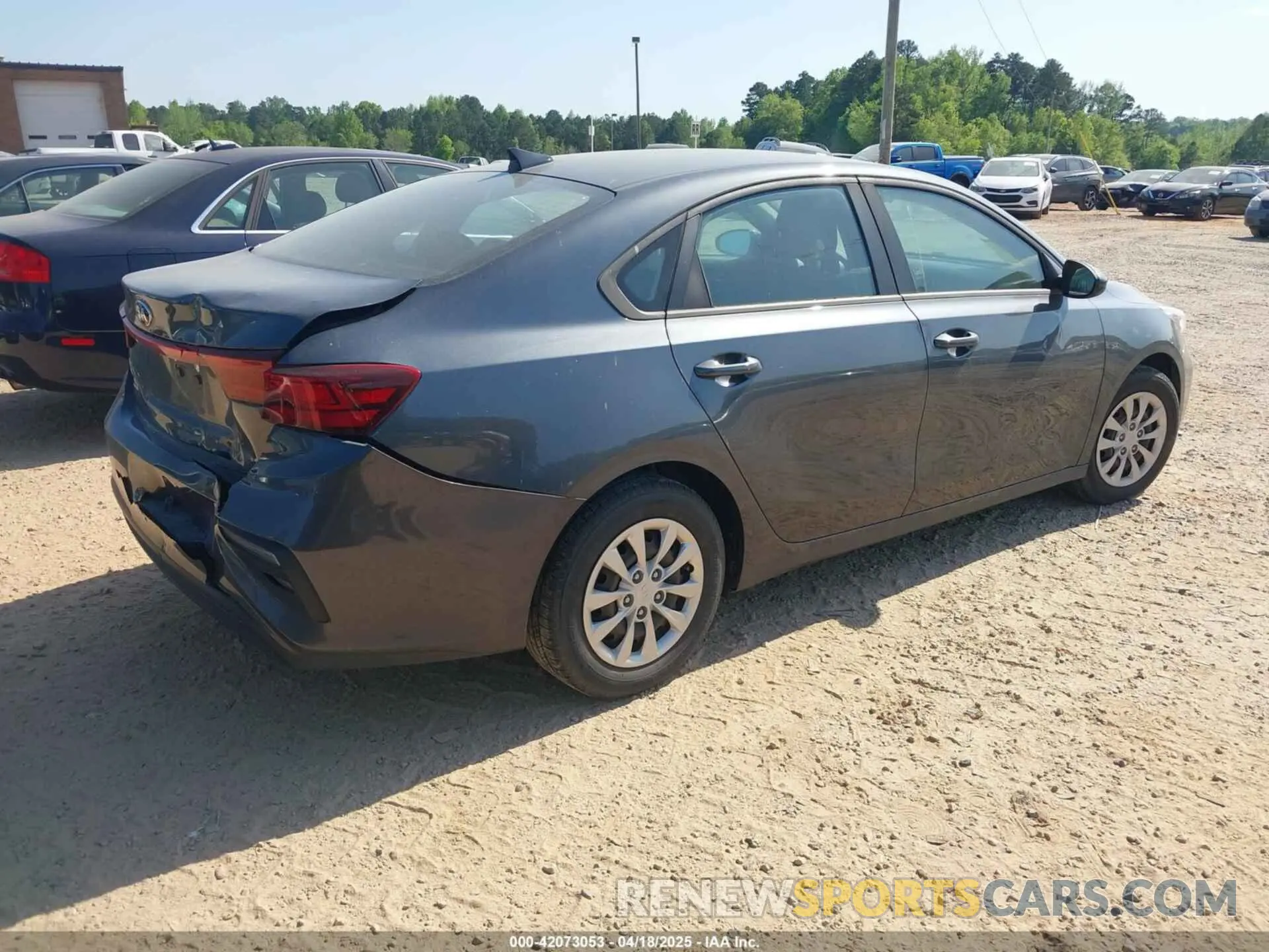 4 Photograph of a damaged car 3KPF24AD8LE192311 KIA FORTE 2020