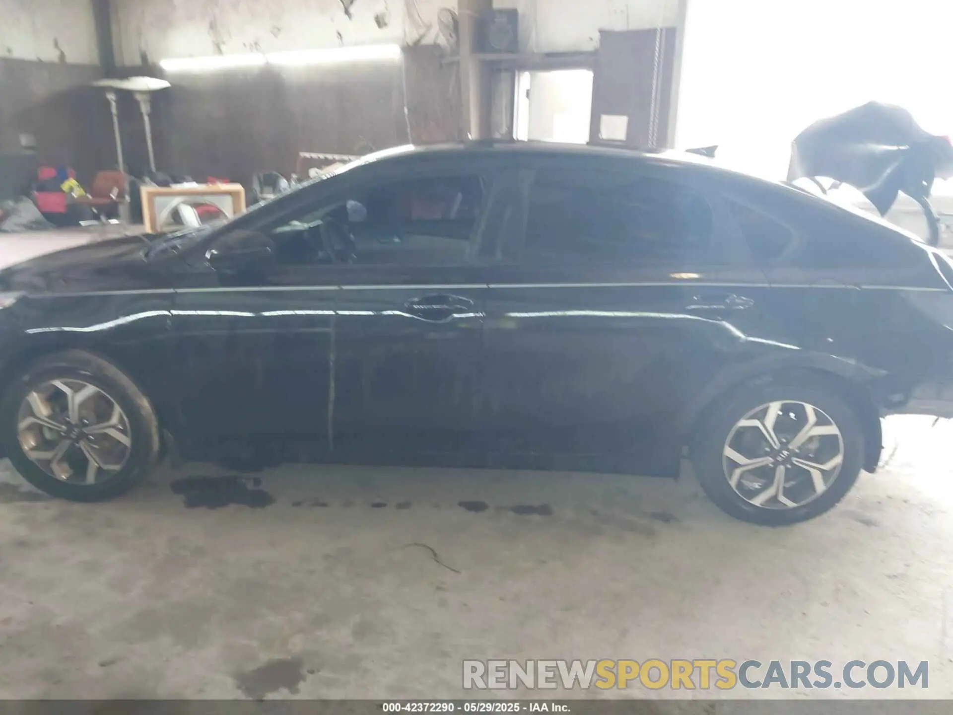 14 Photograph of a damaged car 3KPF24AD8LE194334 KIA FORTE 2020