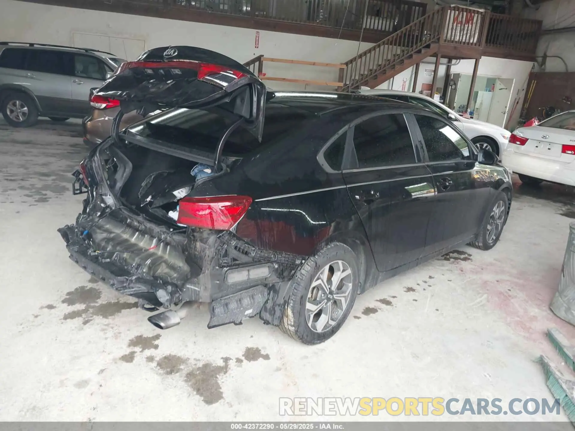 4 Photograph of a damaged car 3KPF24AD8LE194334 KIA FORTE 2020