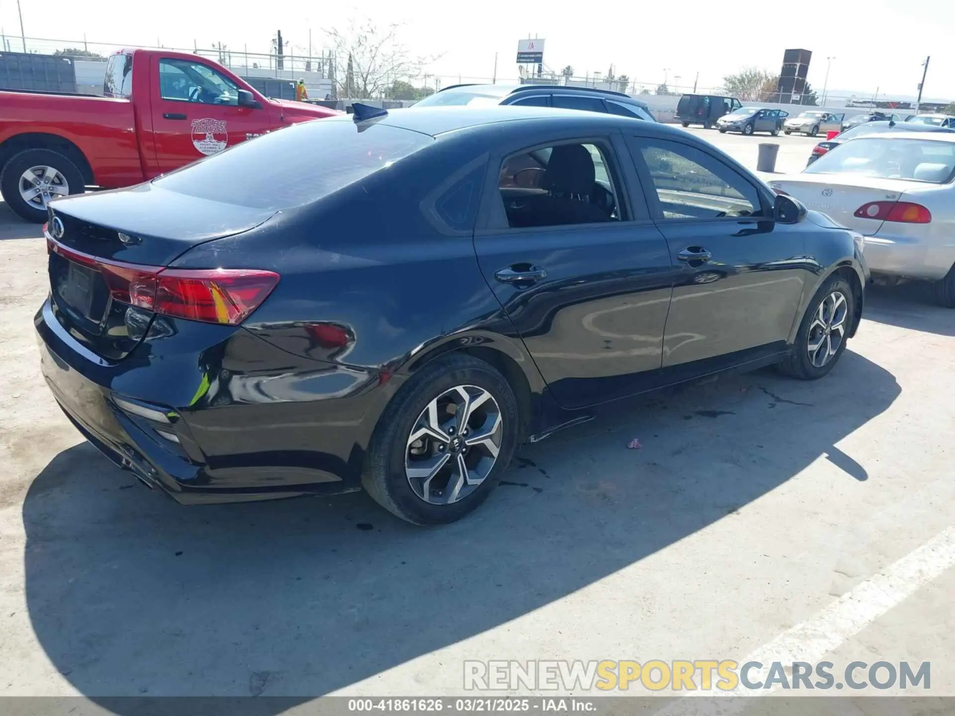 4 Photograph of a damaged car 3KPF24AD8LE200150 KIA FORTE 2020