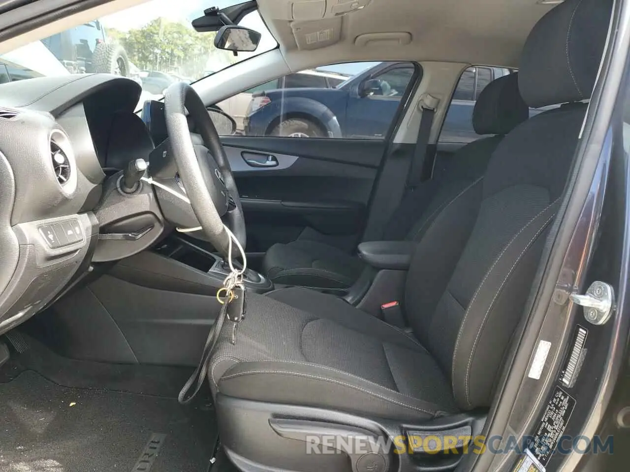 7 Photograph of a damaged car 3KPF24AD8LE210807 KIA FORTE 2020