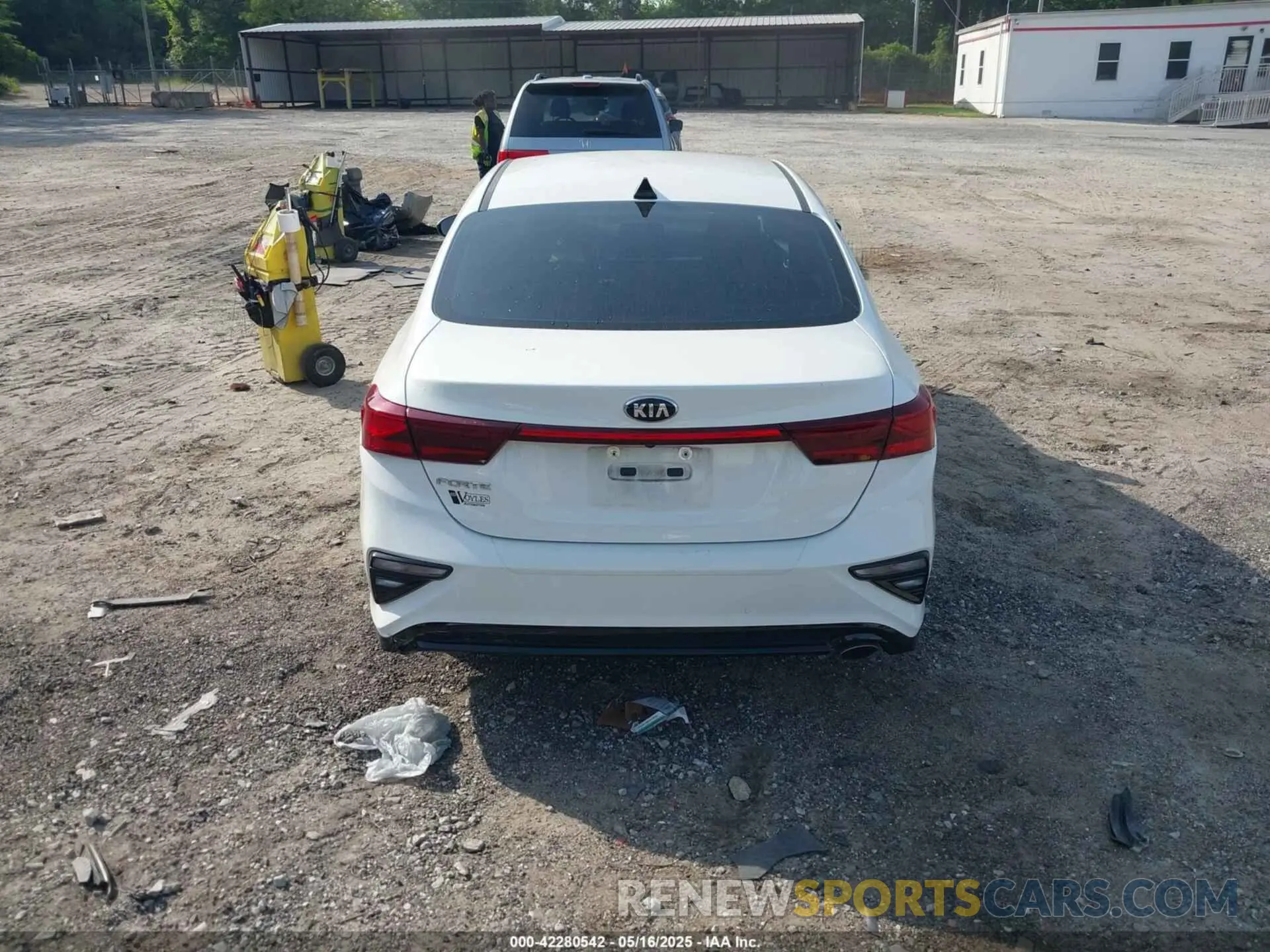16 Photograph of a damaged car 3KPF24AD8LE211603 KIA FORTE 2020