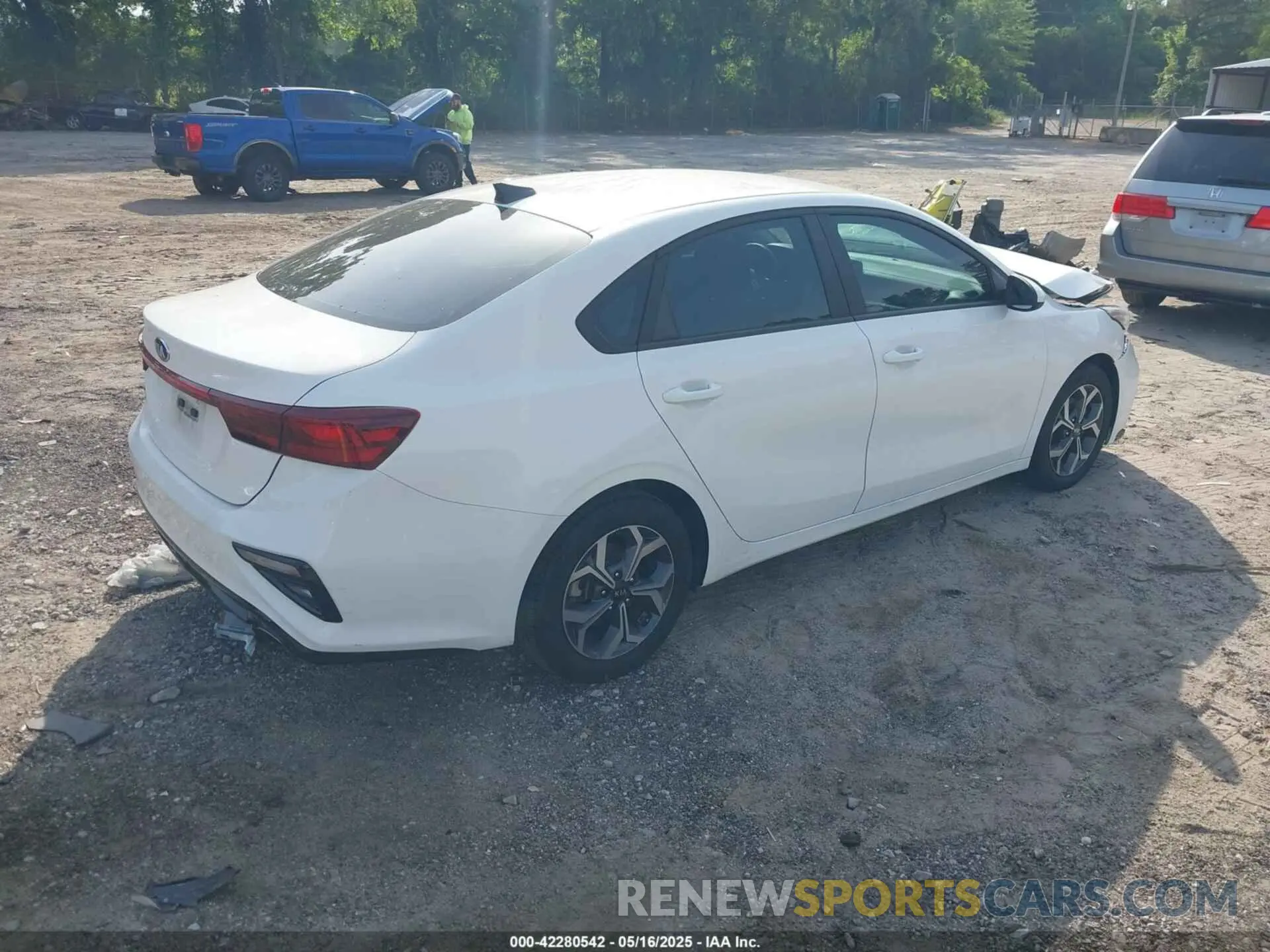 4 Photograph of a damaged car 3KPF24AD8LE211603 KIA FORTE 2020