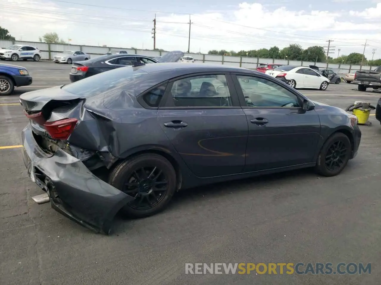 3 Photograph of a damaged car 3KPF24AD8LE213237 KIA FORTE 2020