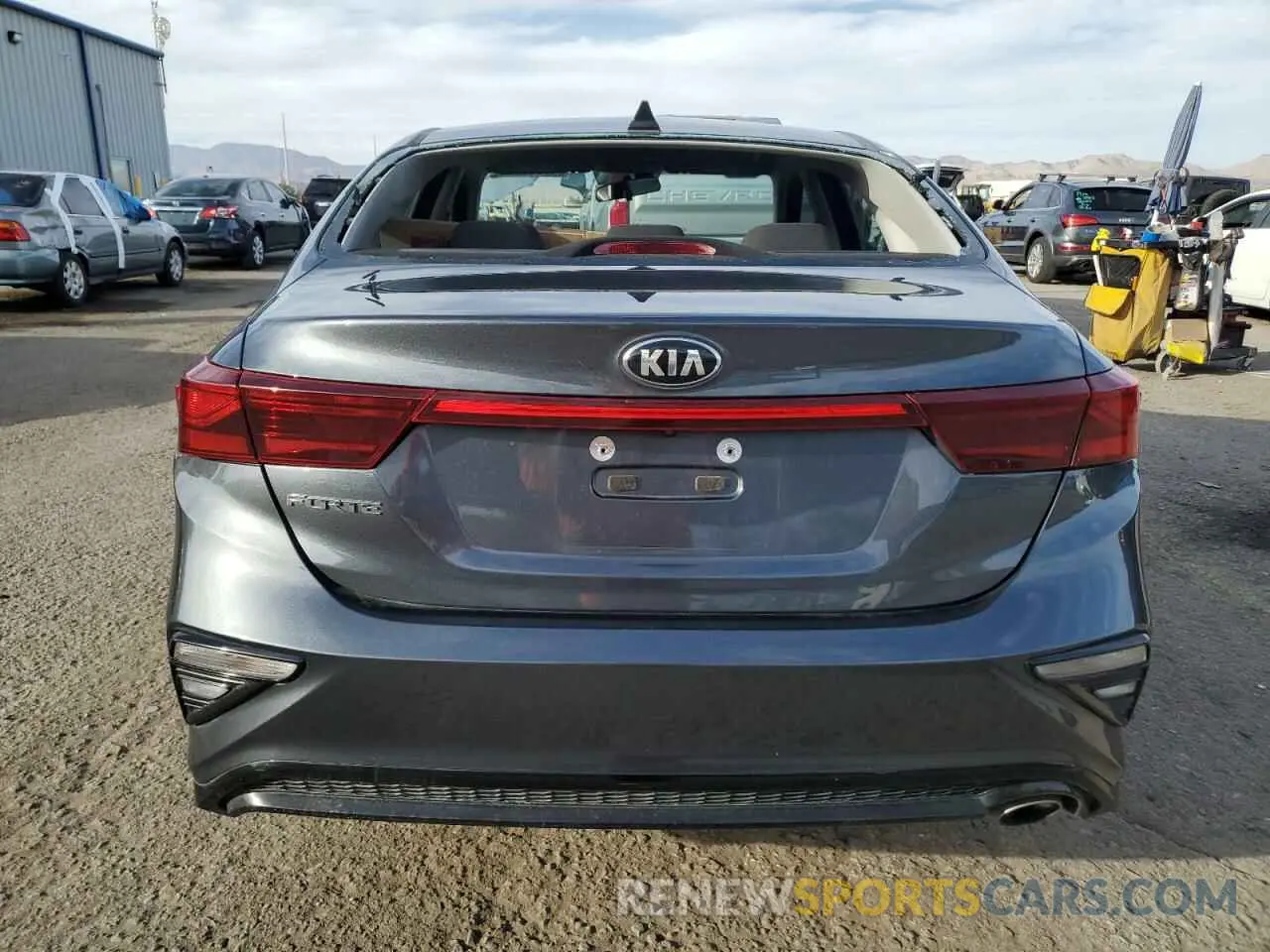 6 Photograph of a damaged car 3KPF24AD8LE217286 KIA FORTE 2020
